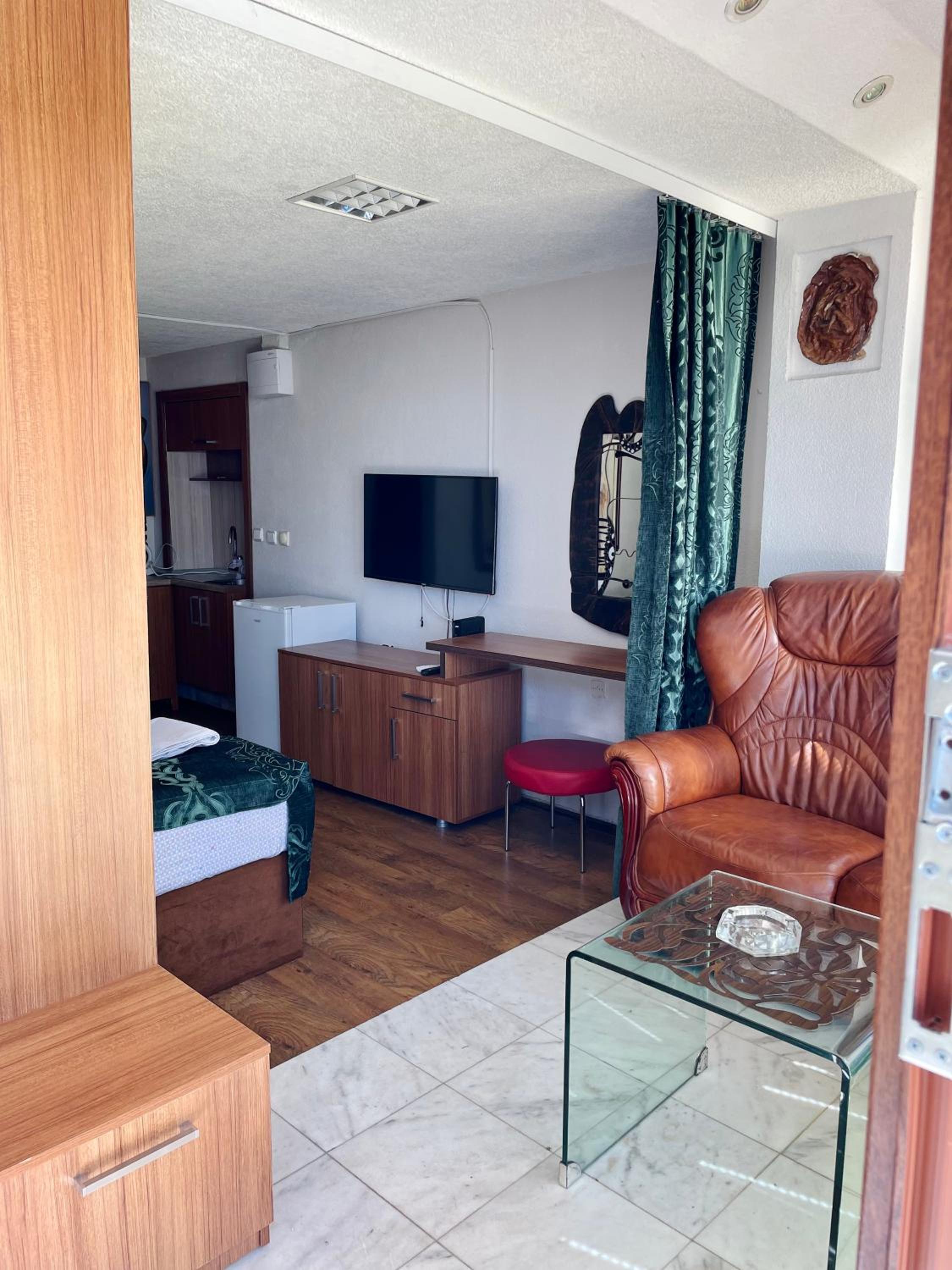 Studio By the Lake view 4