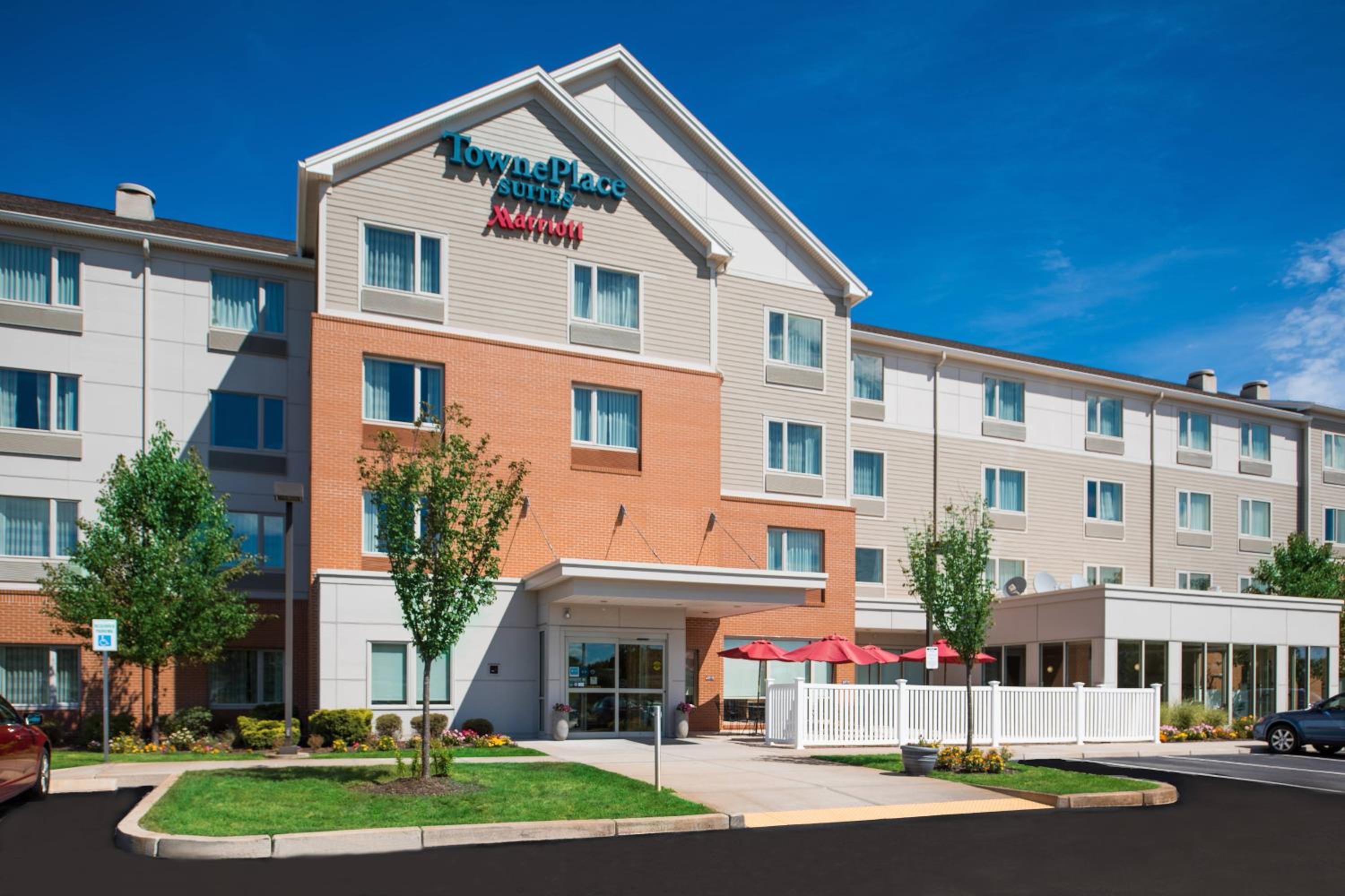 Hotel TownePlace Suites by Marriott Providence North Kingstown - Image 1