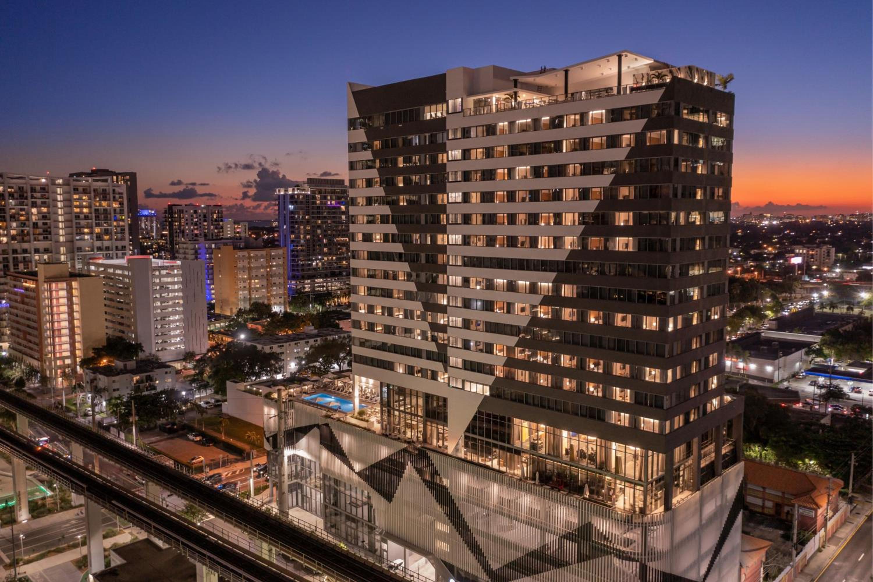 Hotel Element Miami Brickell - Image 1