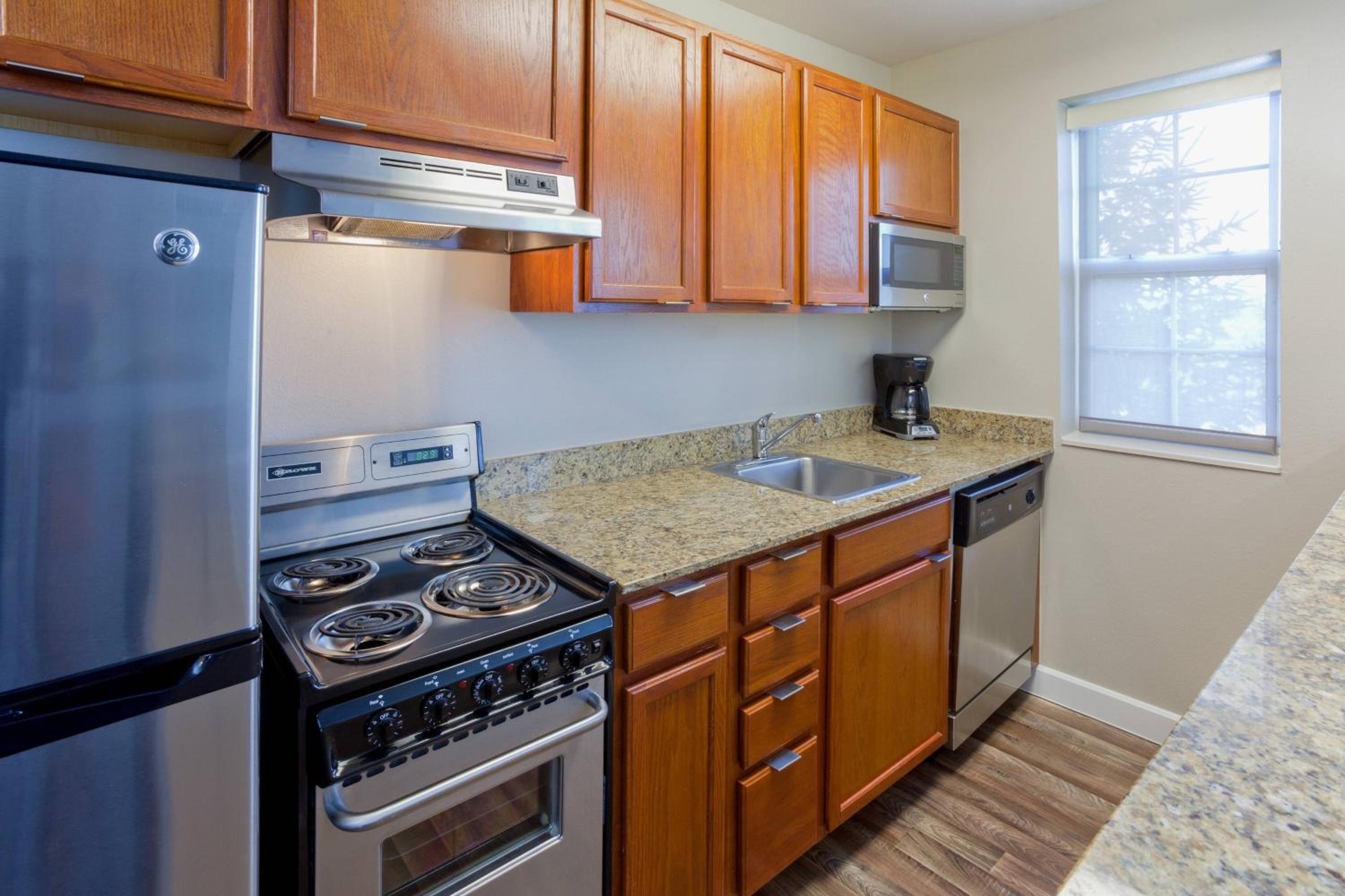 TownePlace Suites Minneapolis West/St. Louis Park - Property Image 2
