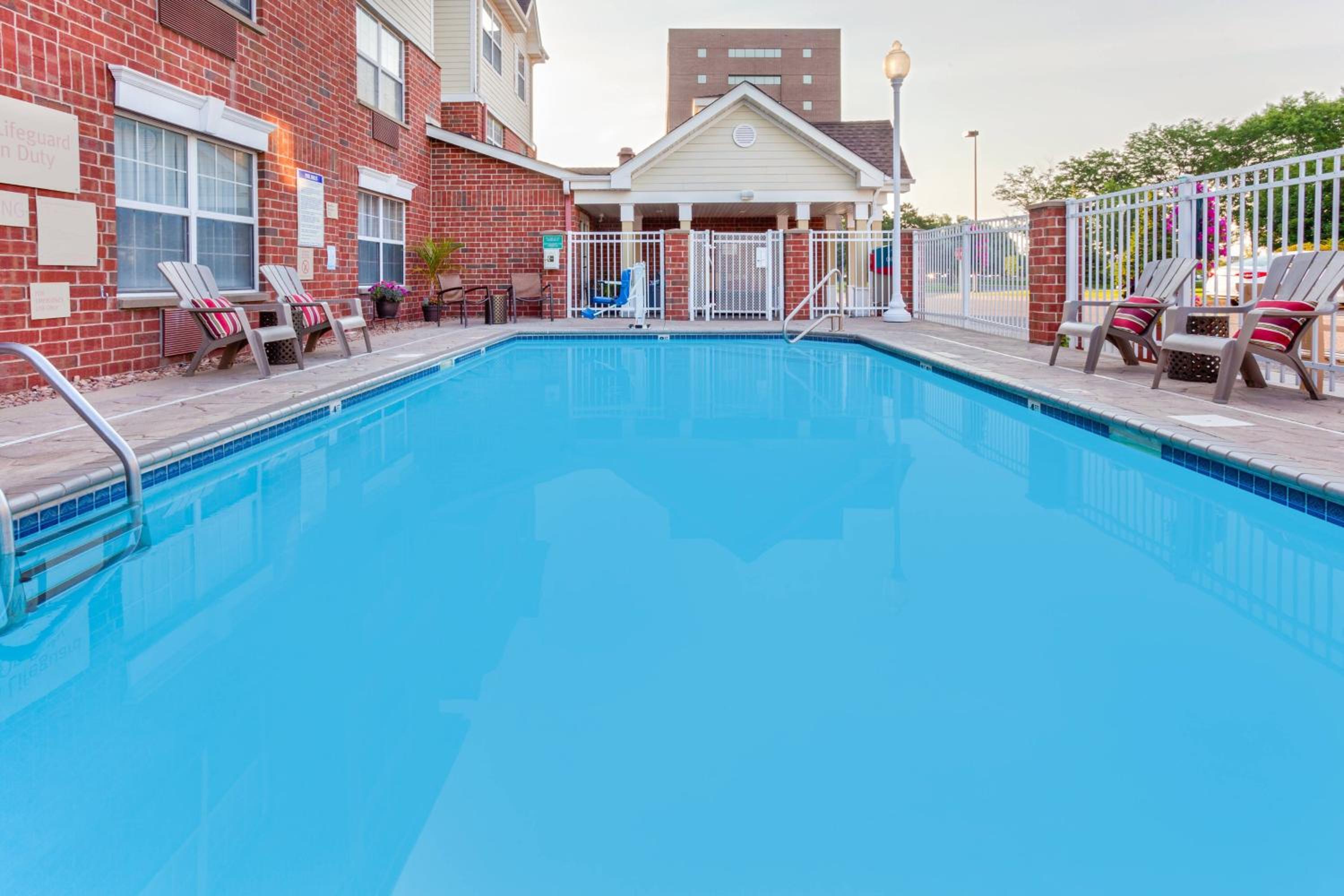 TownePlace Suites Minneapolis West/St. Louis Park - Property Image 3