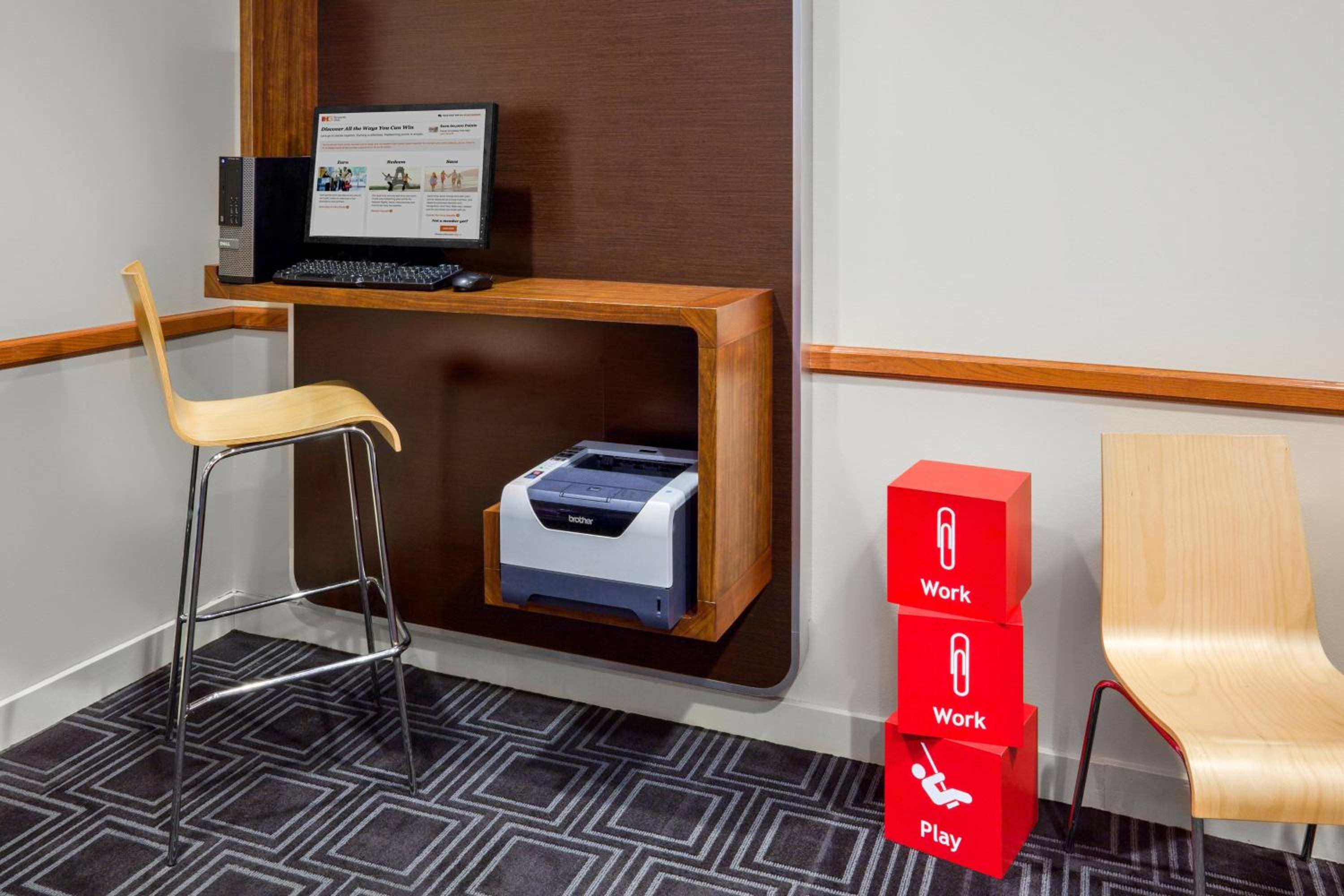 TownePlace Suites Minneapolis West/St. Louis Park - Property Image 12