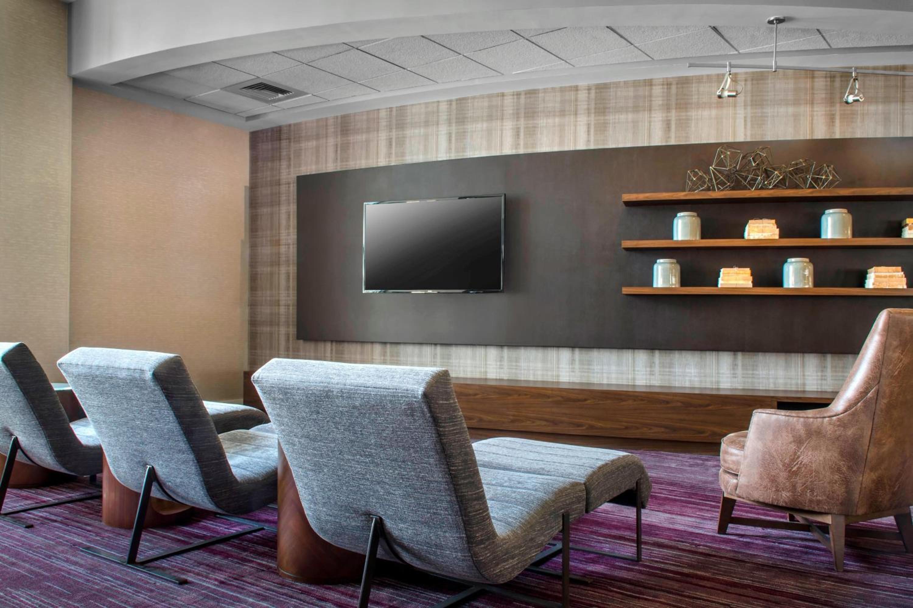 New York City Vacations - Courtyard by Marriott Newark Elizabeth - Property Image 3