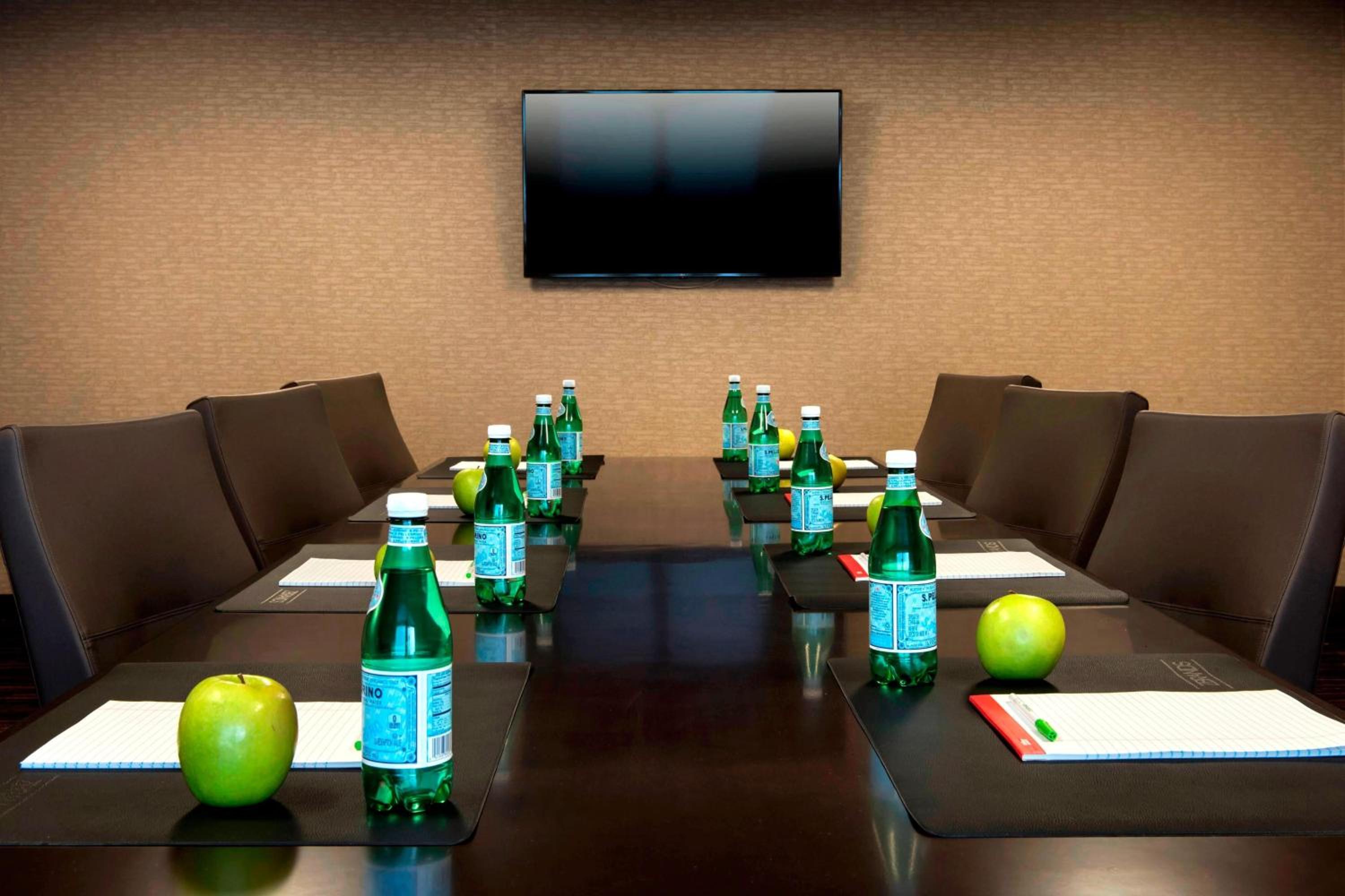 Poughkeepsie Vacations - Courtyard by Marriott Poughkeepsie - Property Image 2