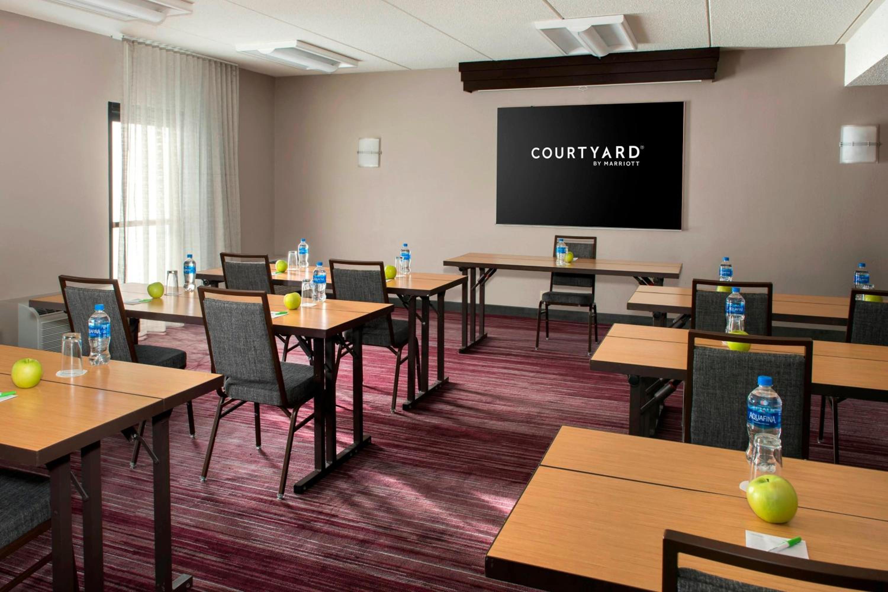 Poughkeepsie Vacations - Courtyard by Marriott Poughkeepsie - Property Image 1