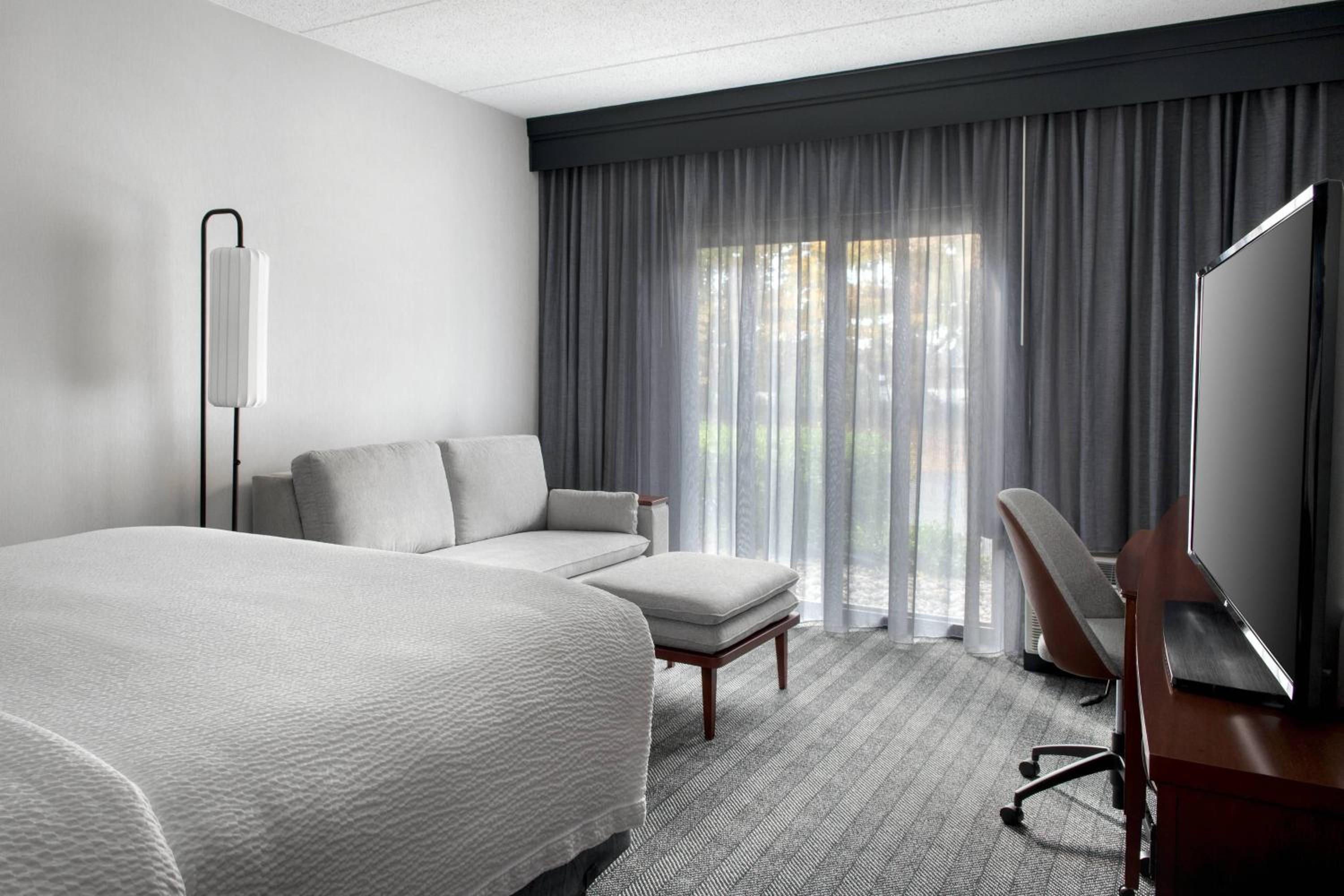 Poughkeepsie Vacations - Courtyard by Marriott Poughkeepsie - Property Image 19