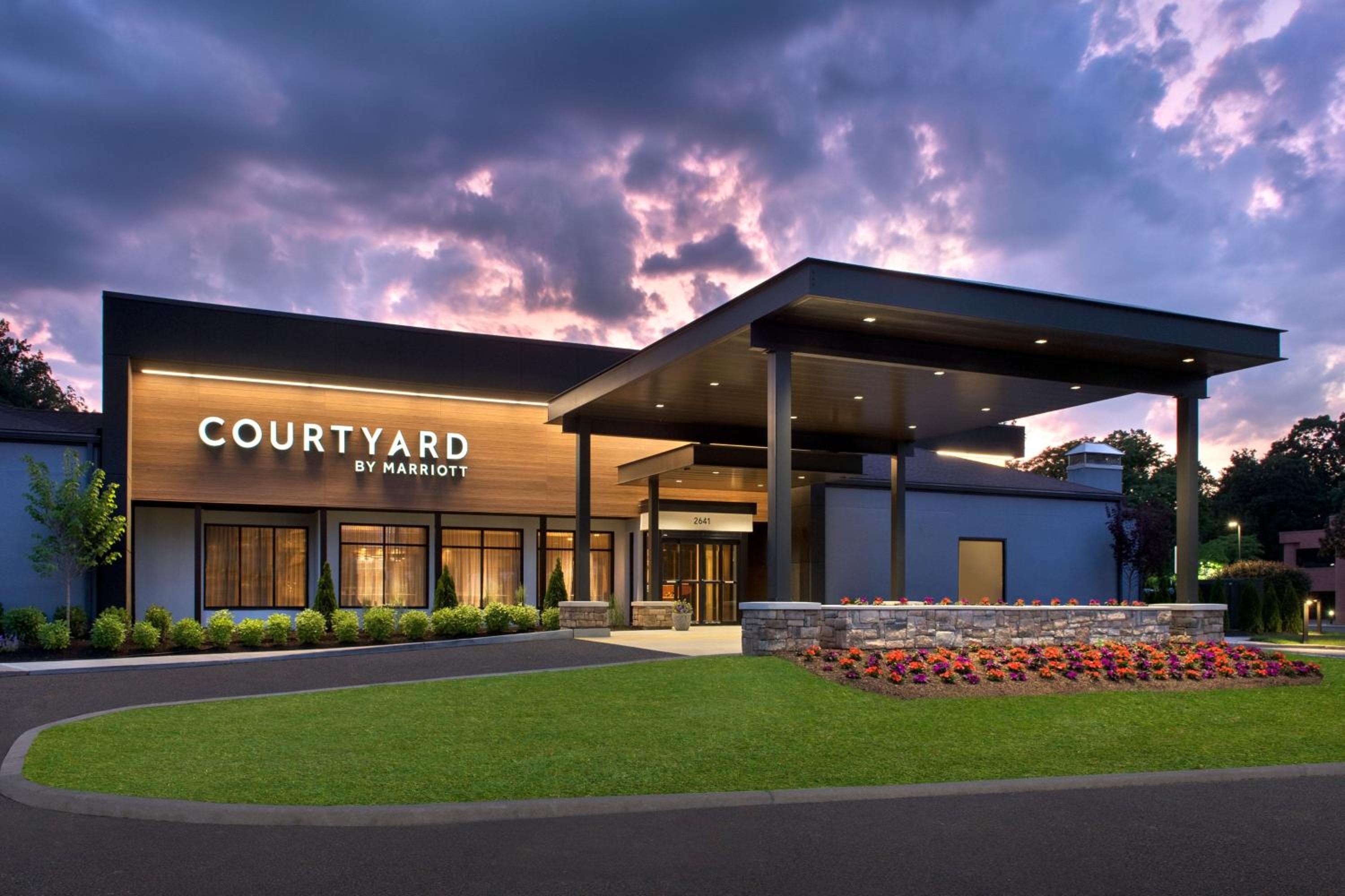 Poughkeepsie Vacations - Courtyard by Marriott Poughkeepsie - Property Image 12