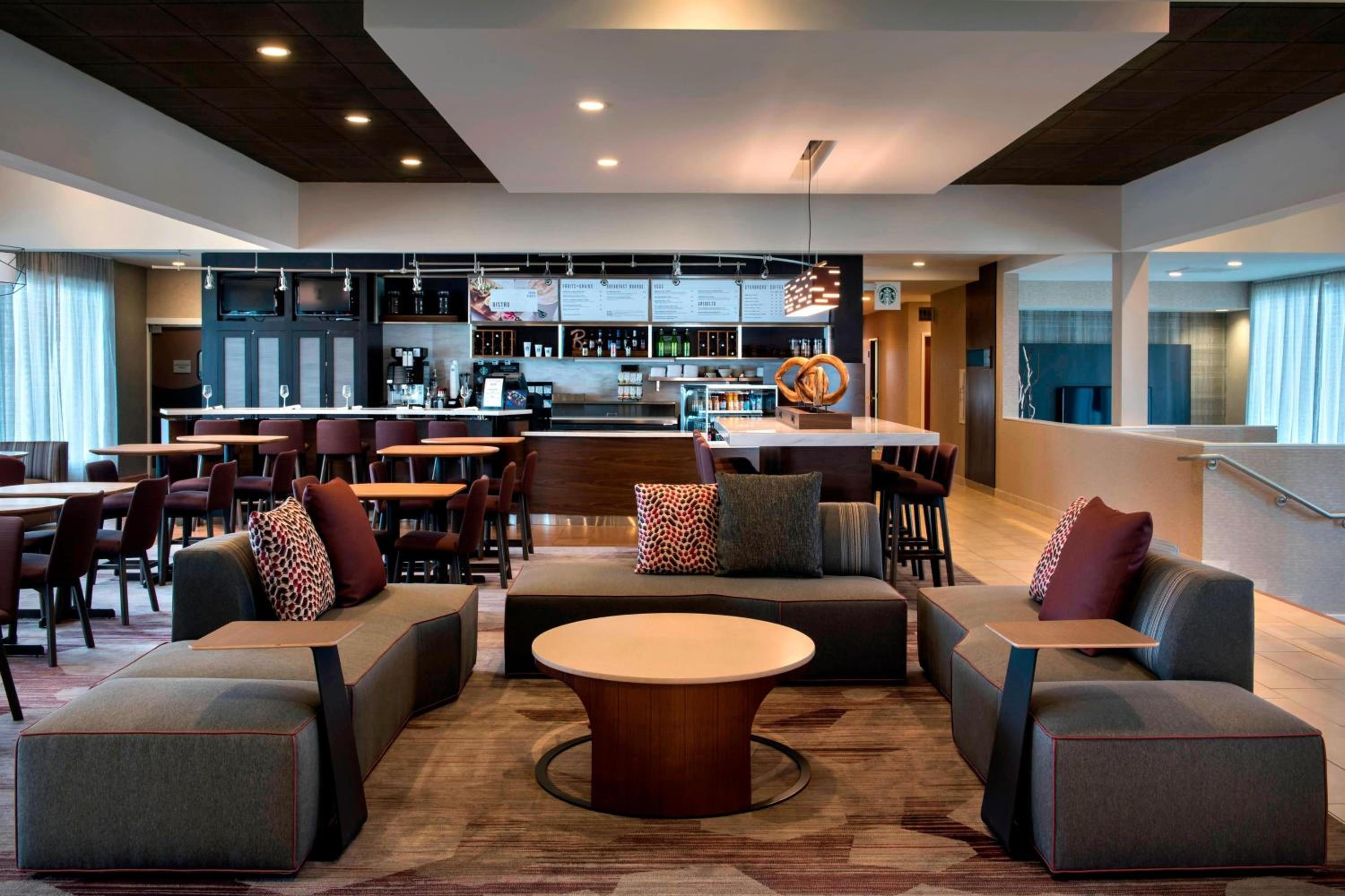 Poughkeepsie Vacations - Courtyard by Marriott Poughkeepsie - Property Image 7