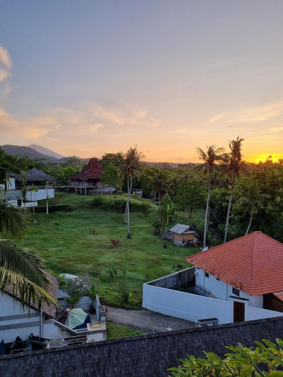 2 bedrooms villa with ocean views Balian Beach