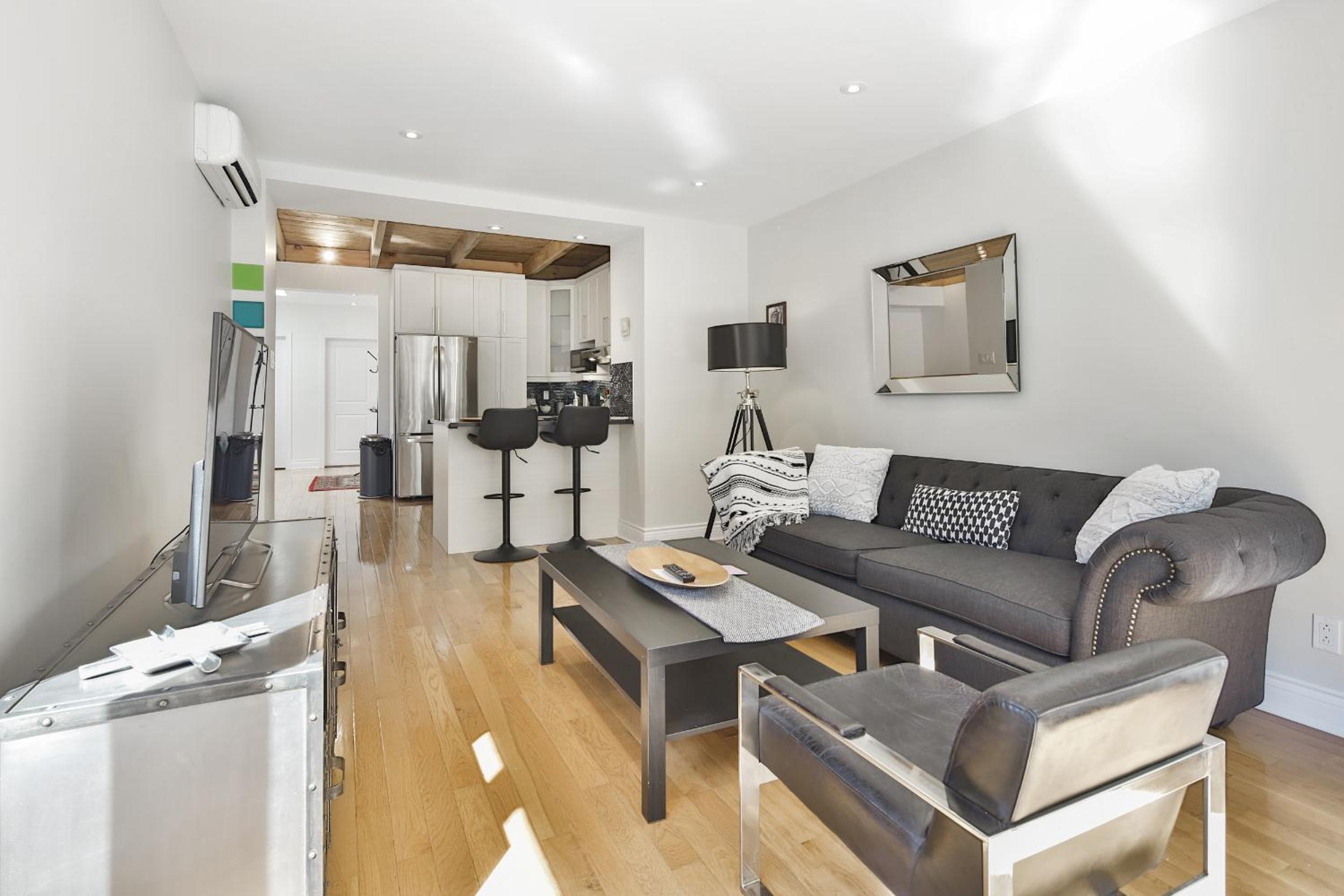 STUNNING full APARTMENTS - stocked KITCHENS - WASHER & DRYERS - WORKSPACE PROVIDED - FAST WIFI - LOCATED on the FAMOUS ST Denis street - Near METRO MONT RO