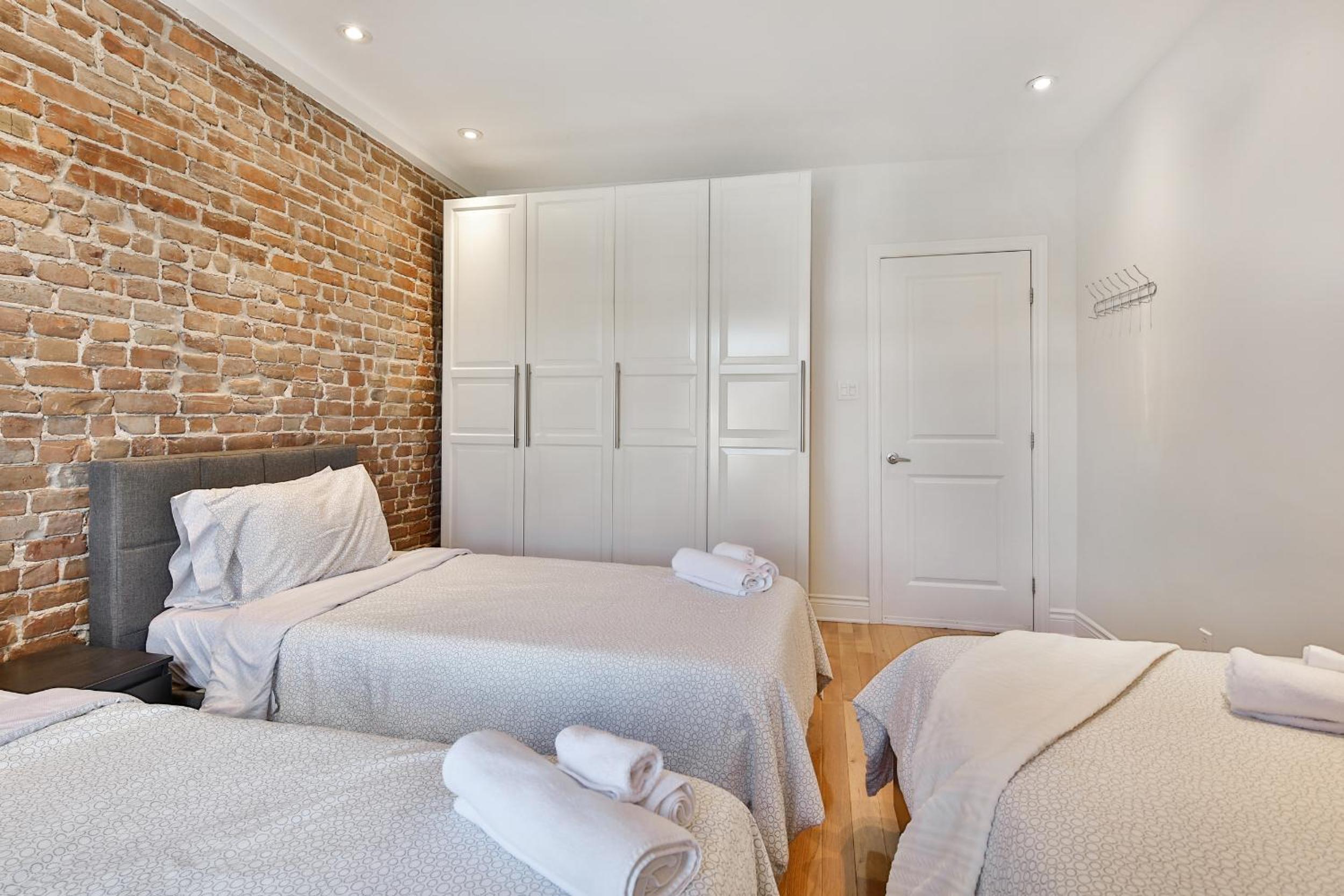 STUNNING full APARTMENTS - stocked KITCHENS - WASHER & DRYERS - WORKSPACE PROVIDED - FAST WIFI - LOCATED on the FAMOUS ST Denis street - Near METRO MONT RO