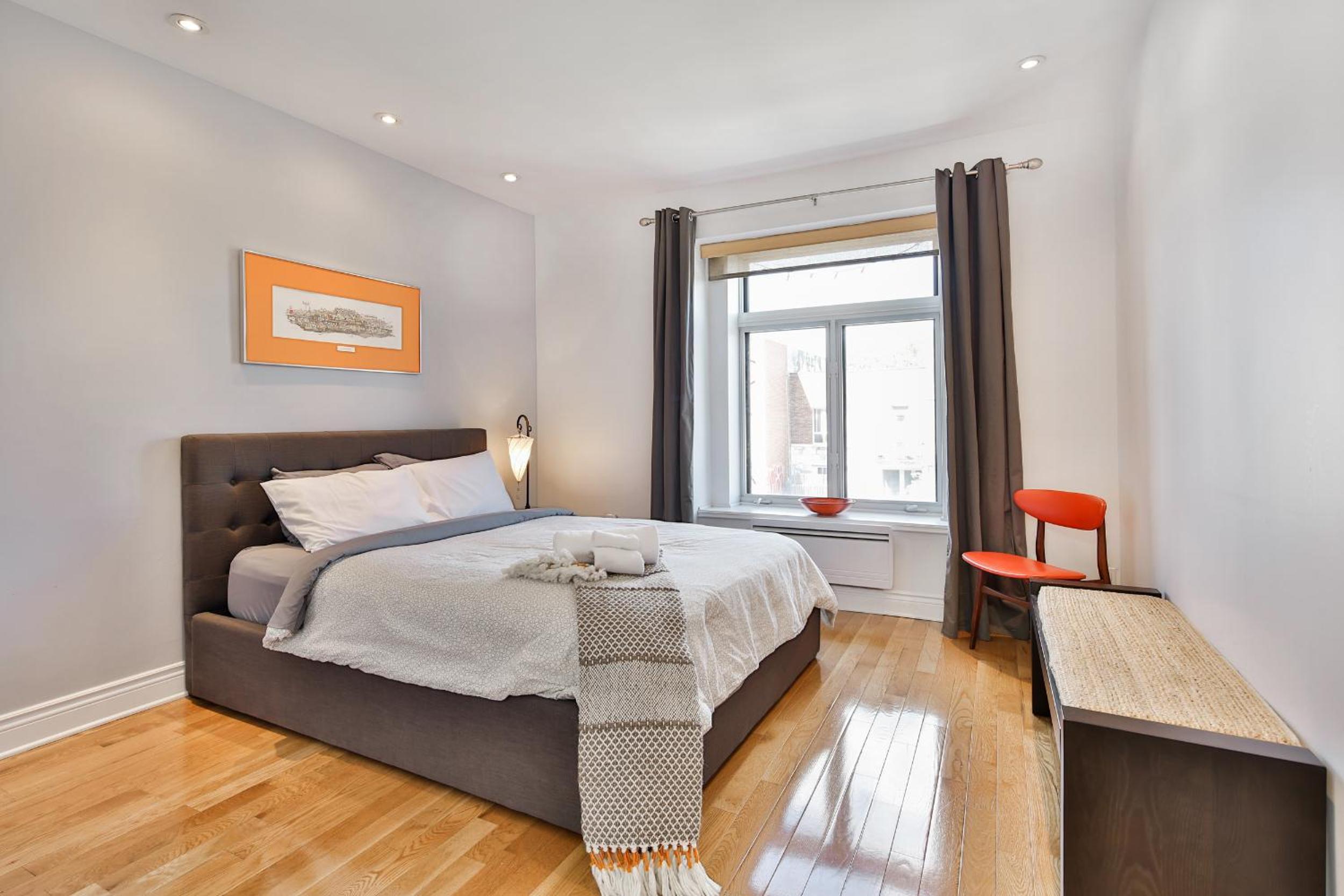 STUNNING full APARTMENTS - stocked KITCHENS - WASHER & DRYERS - WORKSPACE PROVIDED - FAST WIFI - LOCATED on the FAMOUS ST Denis street - Near METRO MONT RO