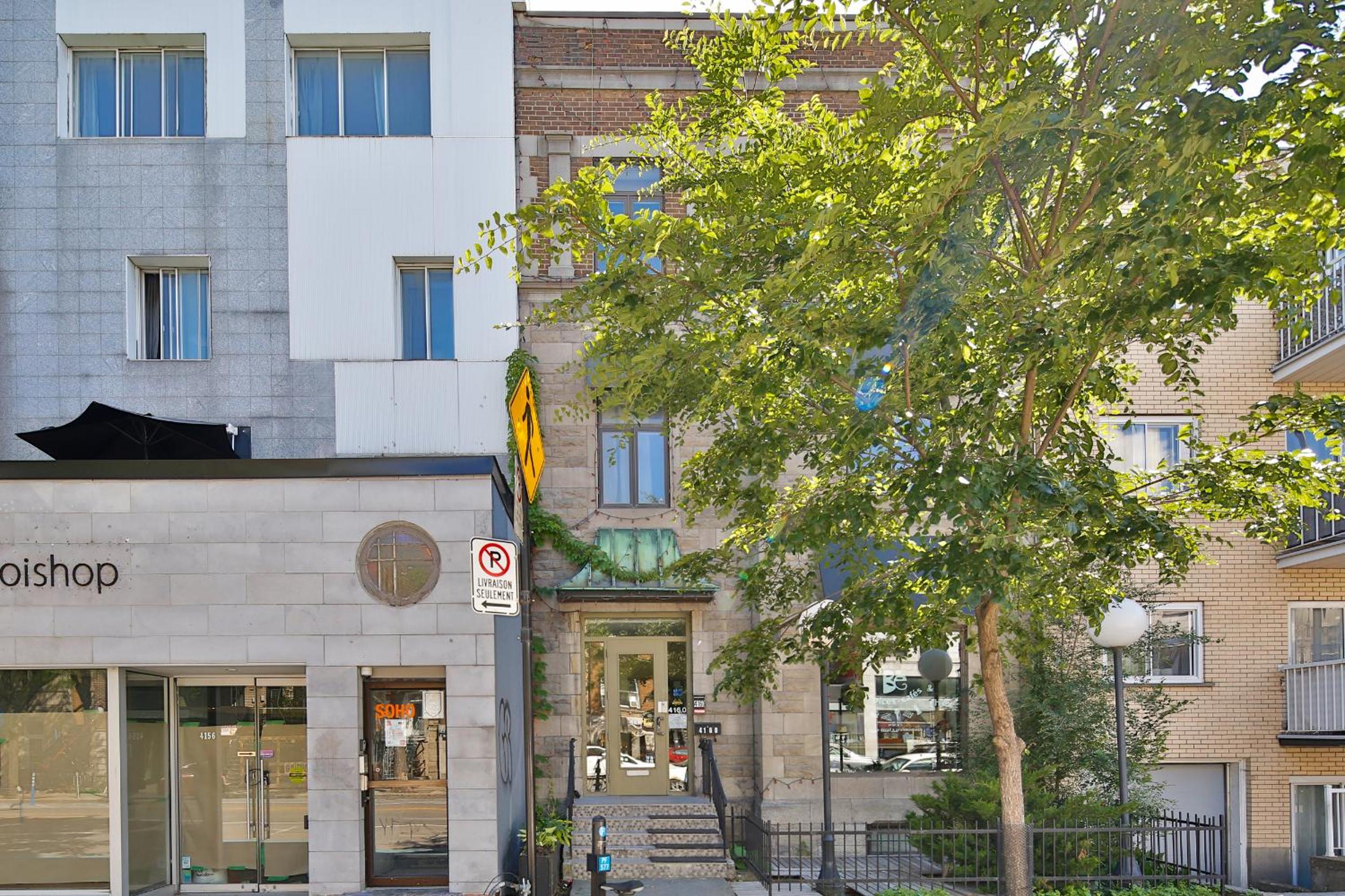 STUNNING full APARTMENTS - stocked KITCHENS - WASHER & DRYERS - WORKSPACE PROVIDED - FAST WIFI - LOCATED on the FAMOUS ST Denis street - Near METRO MONT RO