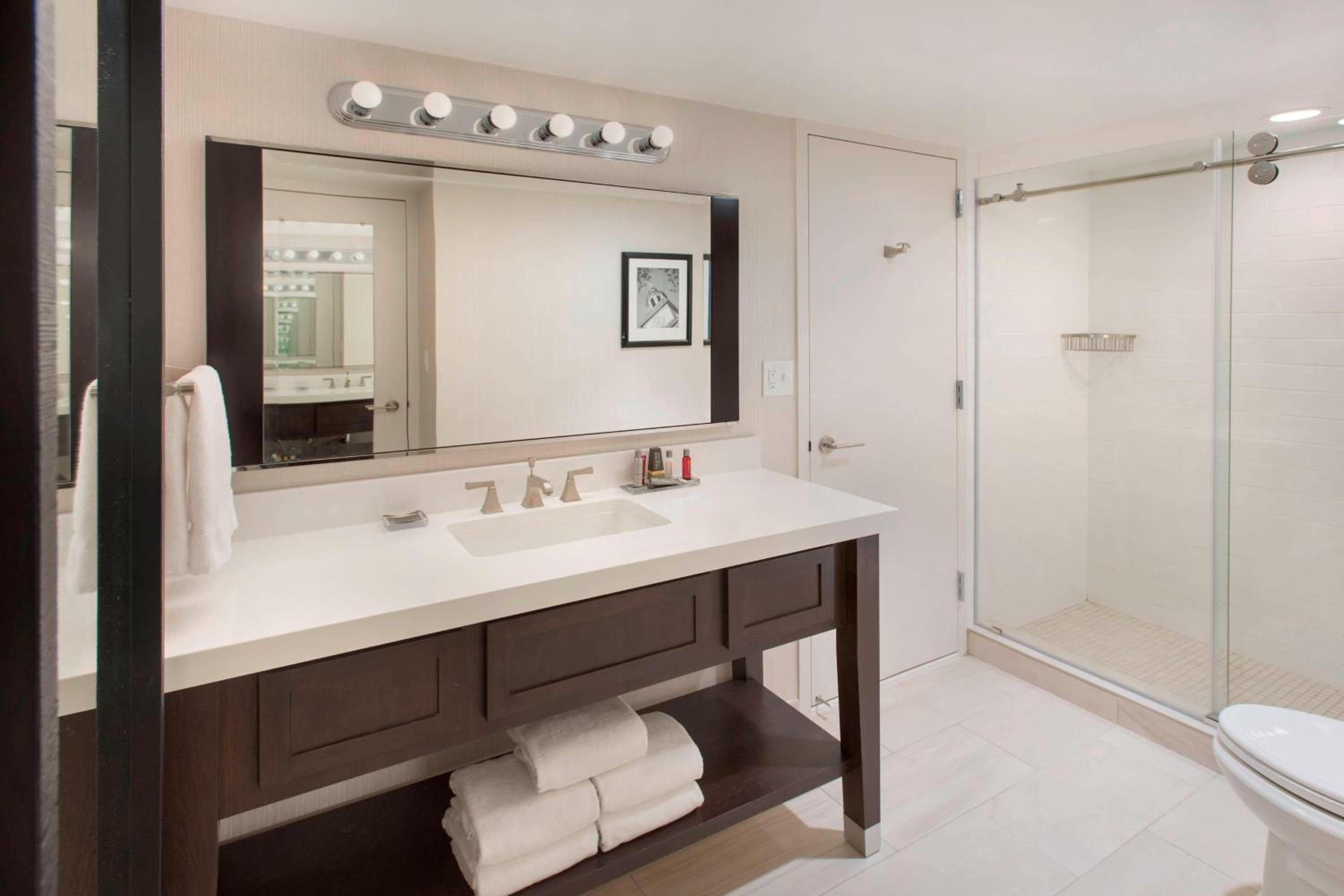 Marriott Philadelphia West - Property Image 11