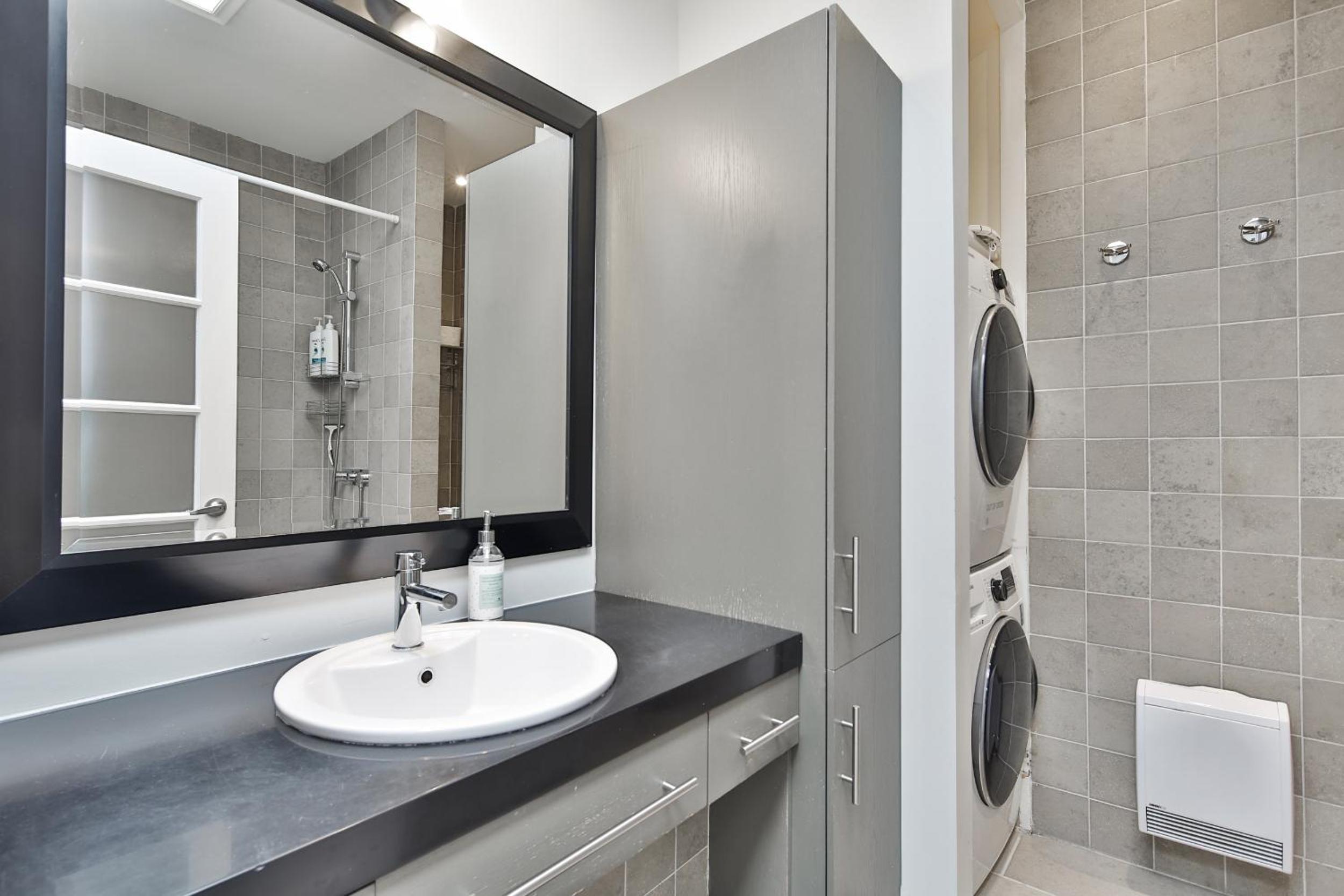 STUNNING full APARTMENTS - stocked KITCHENS - WASHER & DRYERS - WORKSPACE PROVIDED - FAST WIFI - LOCATED on the FAMOUS ST Denis street - Near METRO MONT RO