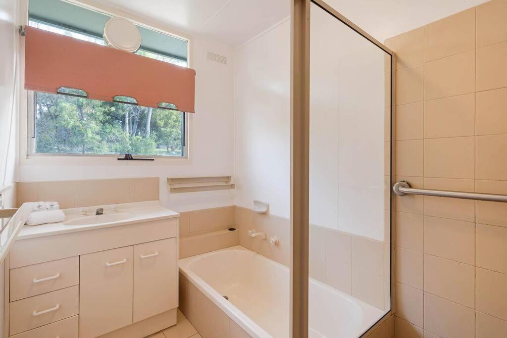 Sea Home With a View at Pambula Beach-Pet Friendly
