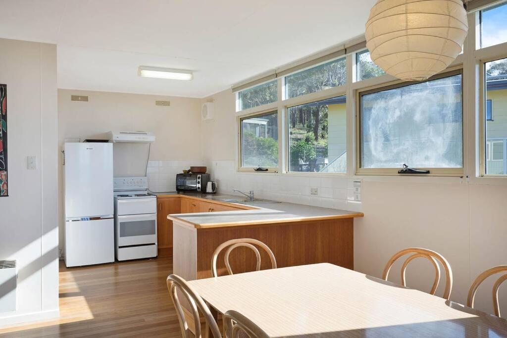 Sea Home With a View at Pambula Beach-Pet Friendly
