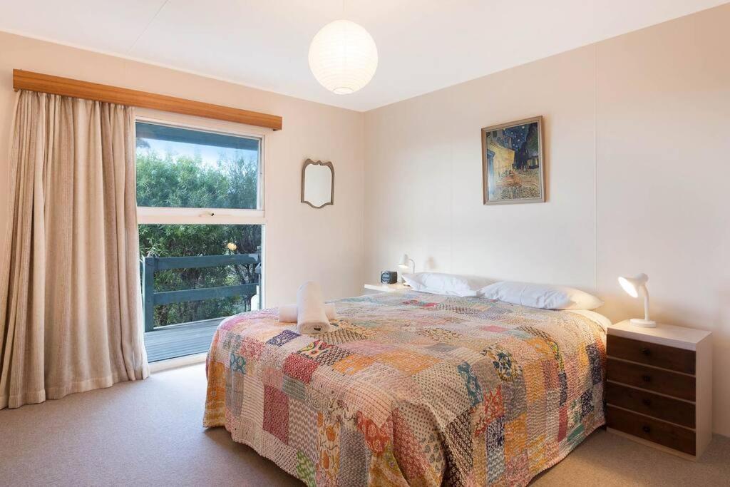 Sea Home With a View at Pambula Beach-Pet Friendly