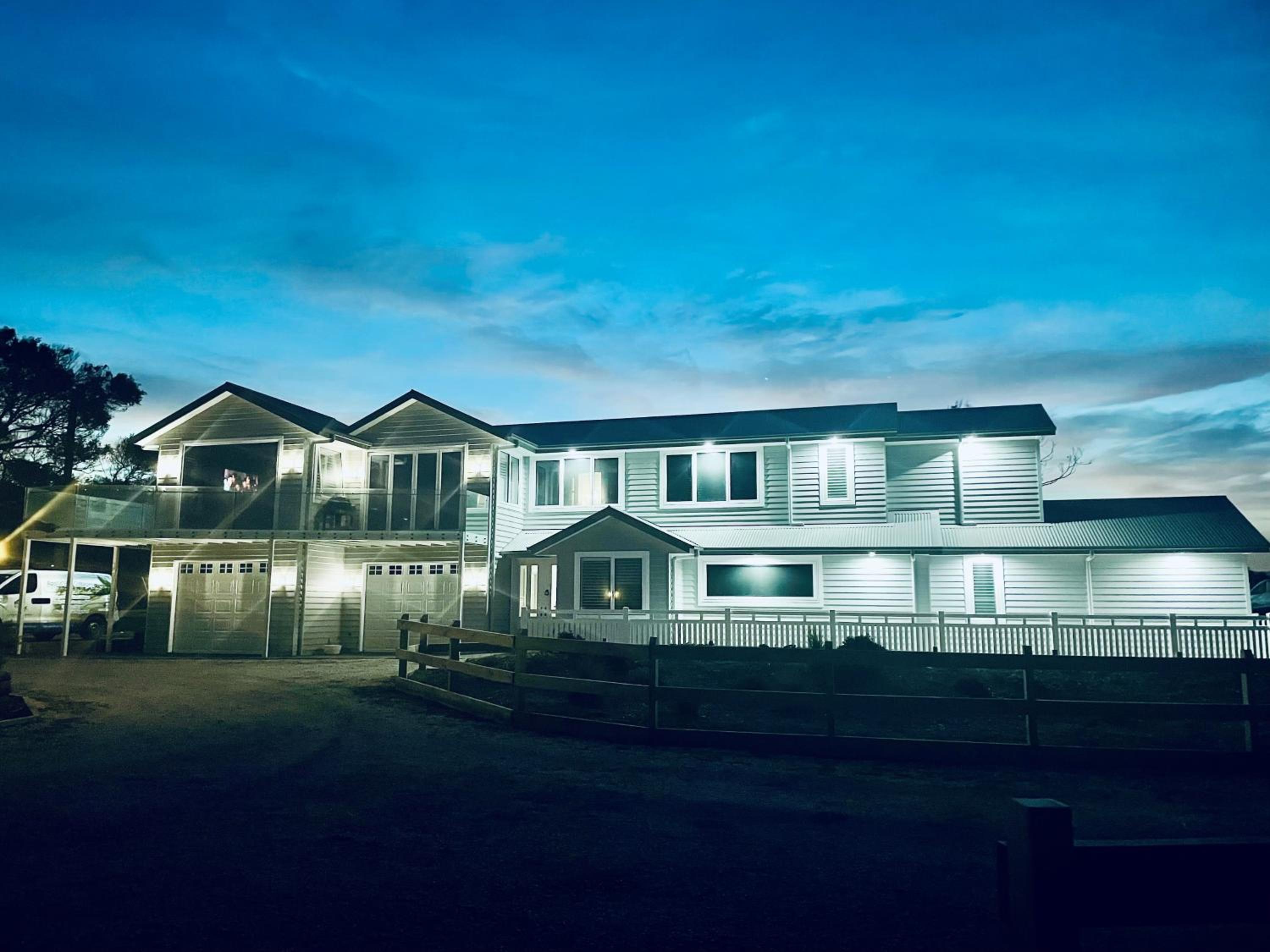 Hamptons in the Bay