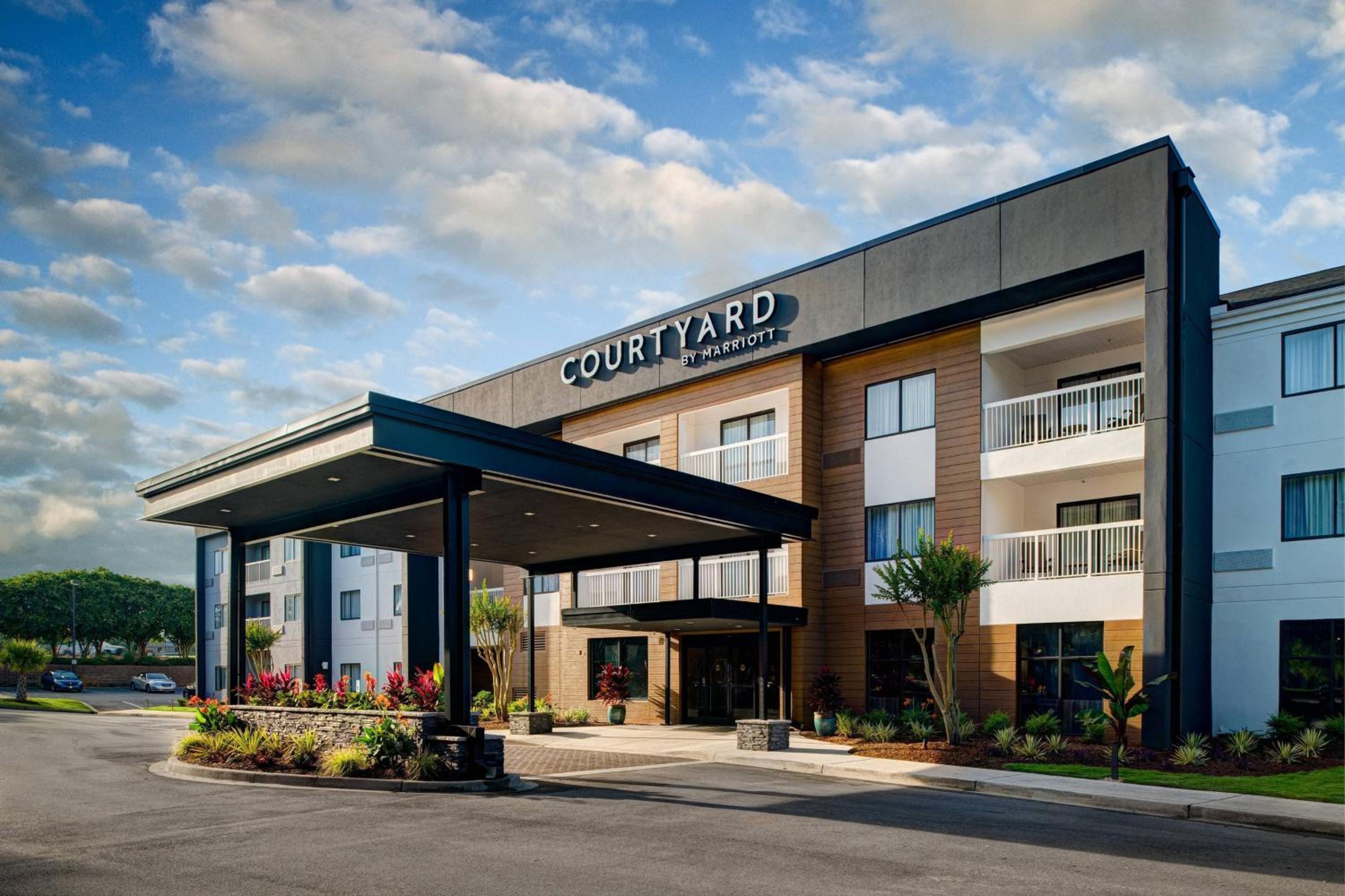 Hotel Courtyard by Marriott Columbia Northeast/Fort Jackson Area - Image 1