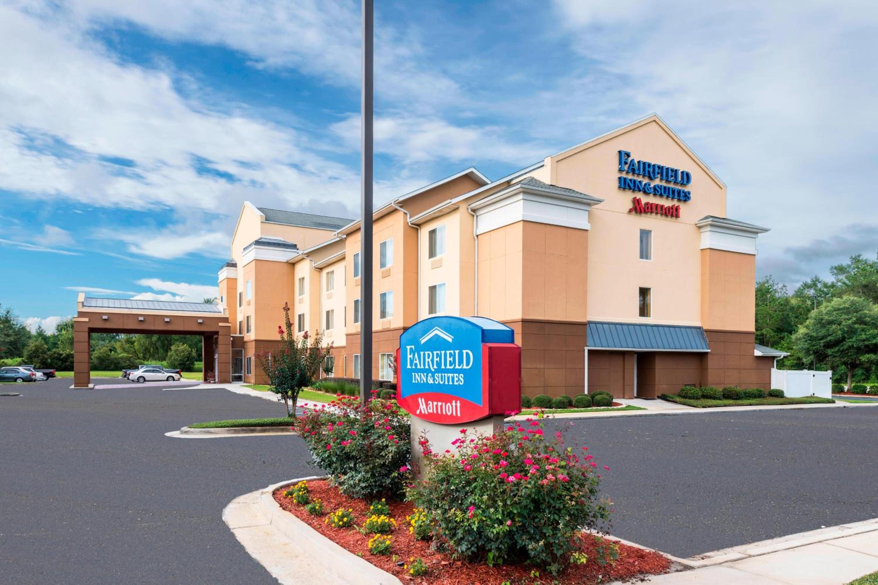 Marianna Vacations - Fairfield Inn  Suites Marianna - Property Image 1
