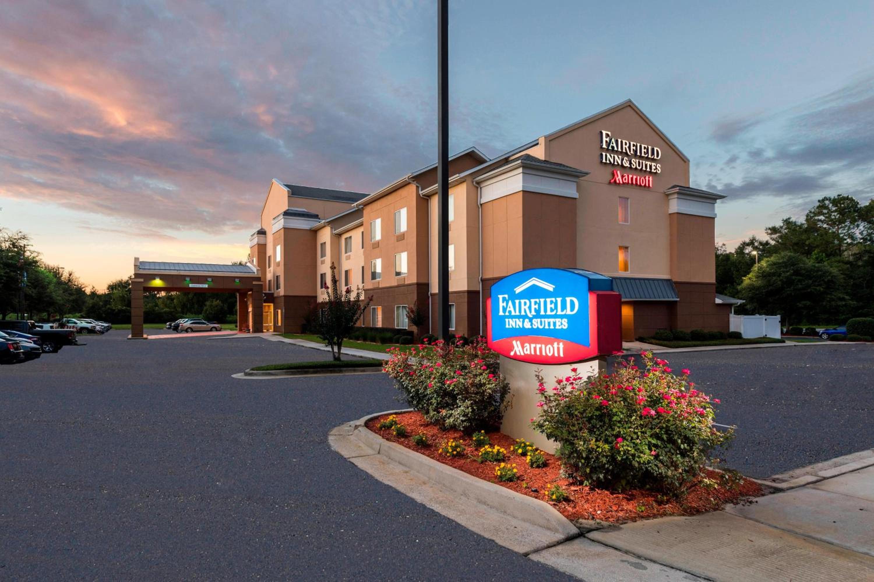 Marianna Vacations - Fairfield Inn  Suites Marianna - Property Image 2