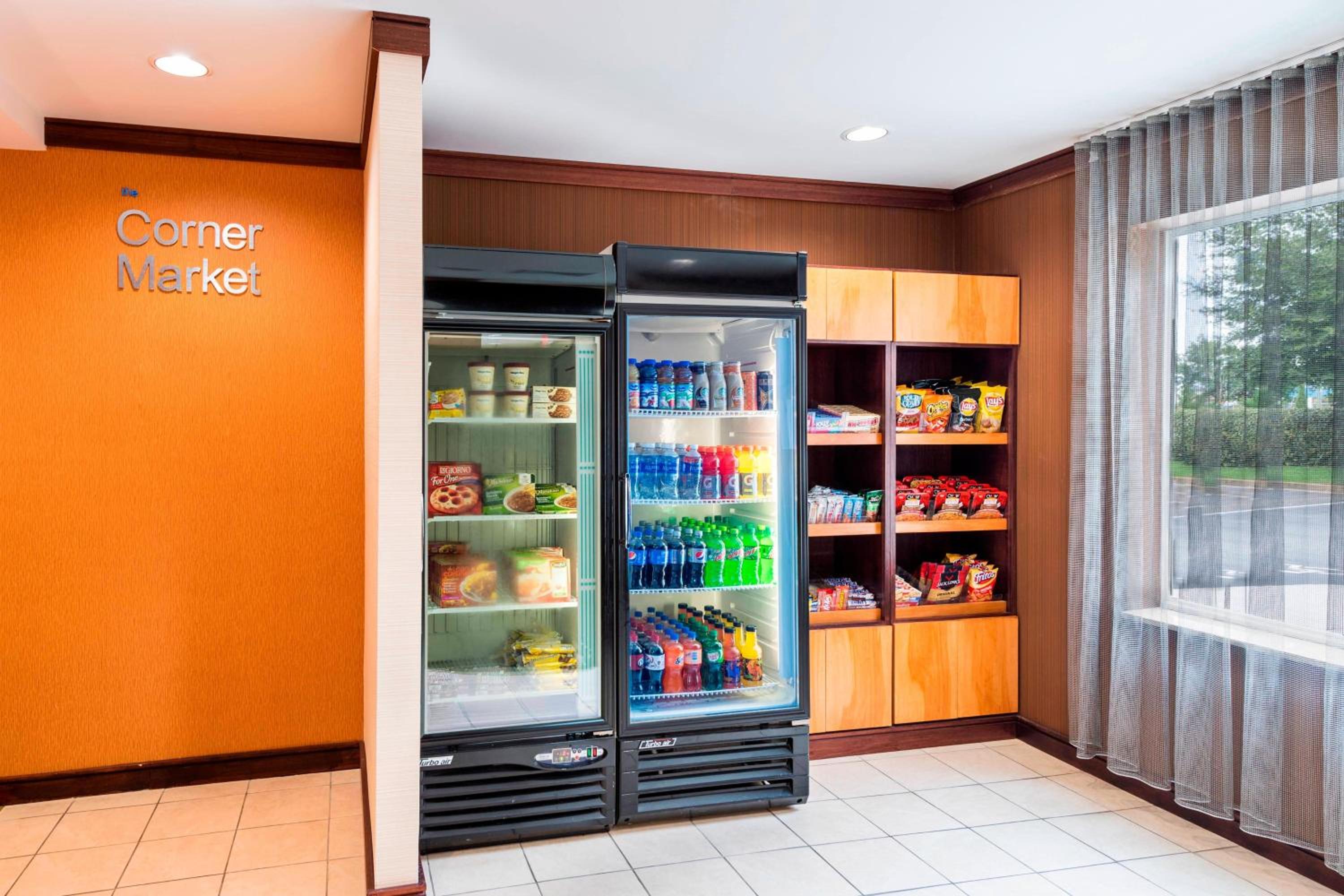 Marianna Vacations - Fairfield Inn  Suites Marianna - Property Image 10