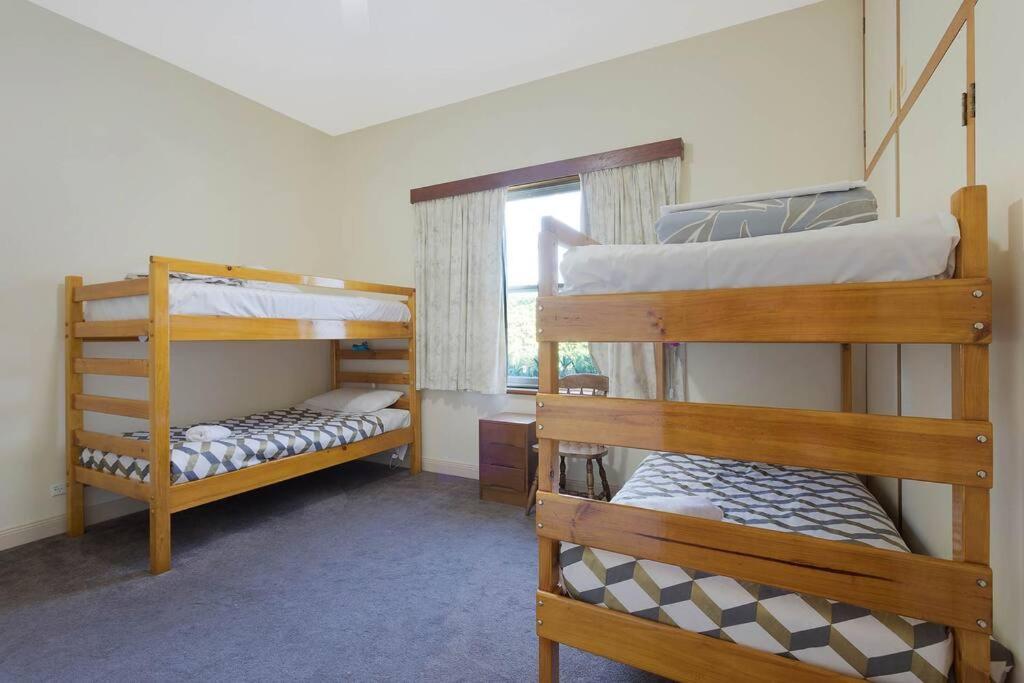 Dar-el -Great Old World Charm, pet friendly home!