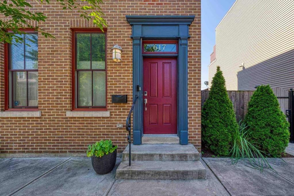 Family-Friendly 4BR Retreat Sleeps 12, Private Yard, Garage, Close to Stadiums, Casino & Downtown view 5