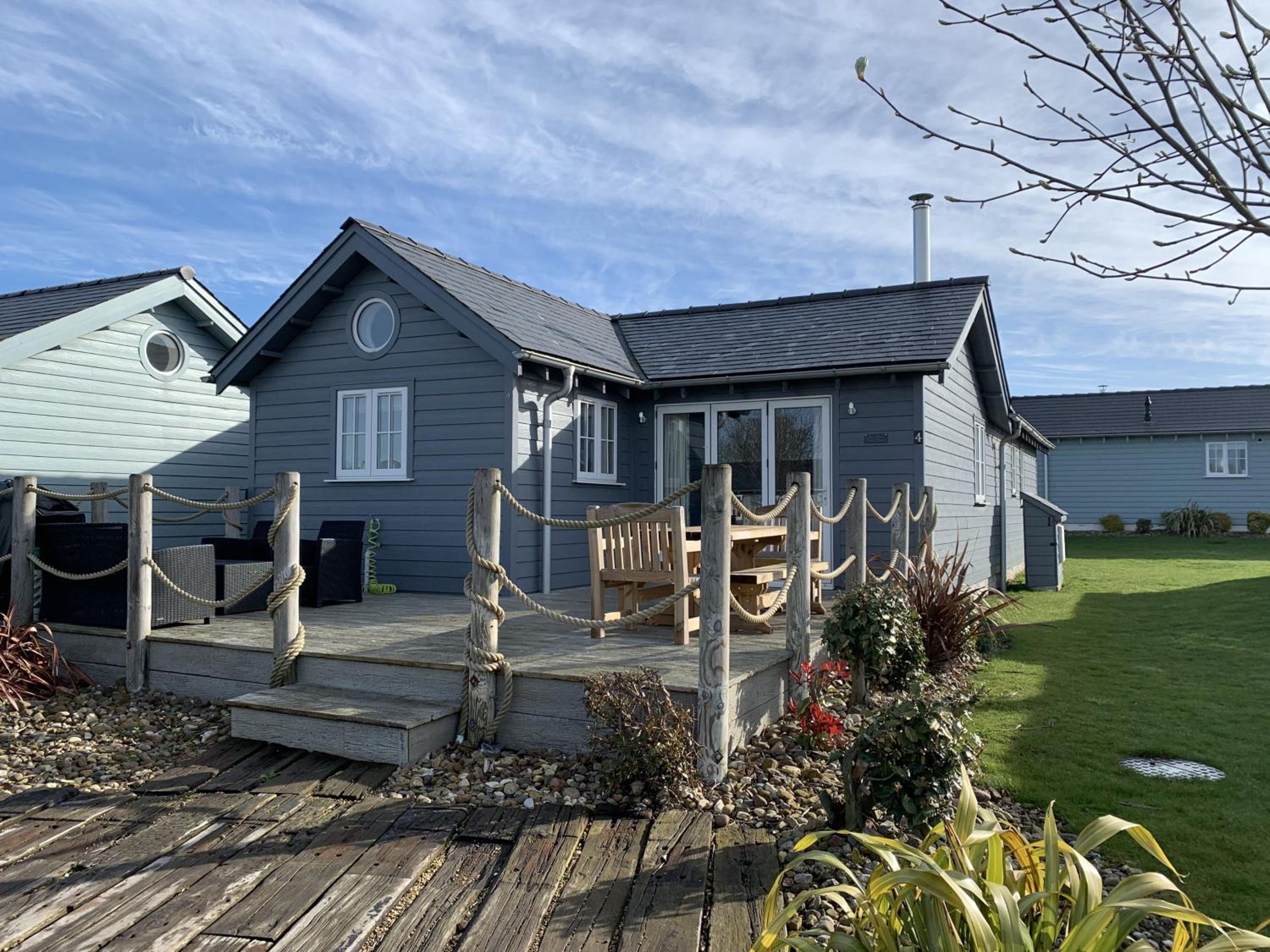 Blue Moon, The Bay, 2 bedrooms with ensuites, parking for 2 cars, 2 dogs welcome view 2
