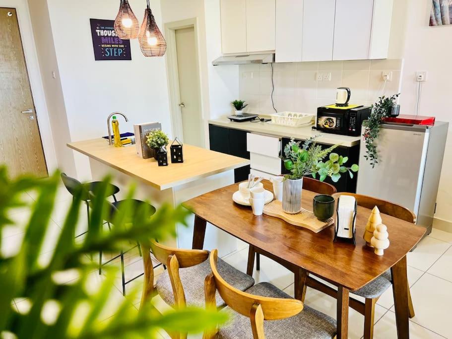 Gathering House Mosaic Midvalley 2BR 1K4Q 7-13px