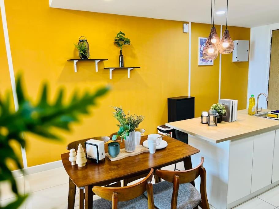 Gathering House Mosaic Midvalley 2BR 1K4Q 7-13px