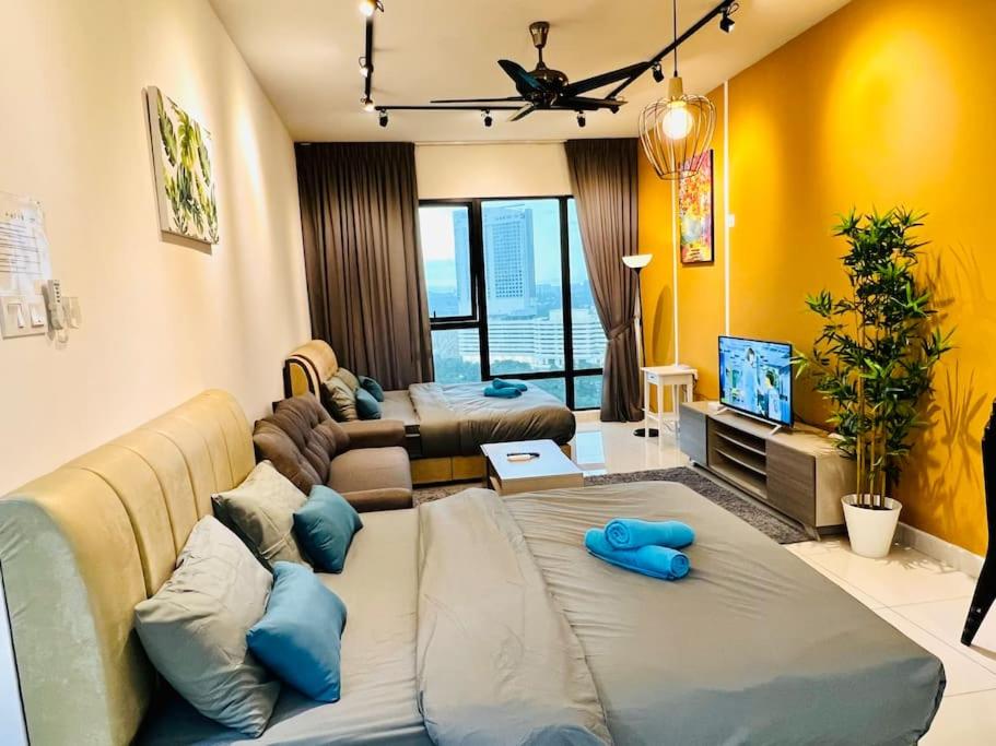 Gathering House Mosaic Midvalley 2BR 1K4Q 7-13px