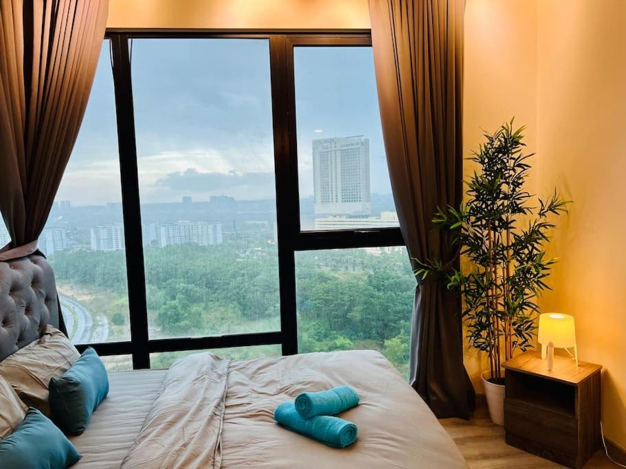 Gathering House Mosaic Midvalley 2BR 1K4Q 7-13px