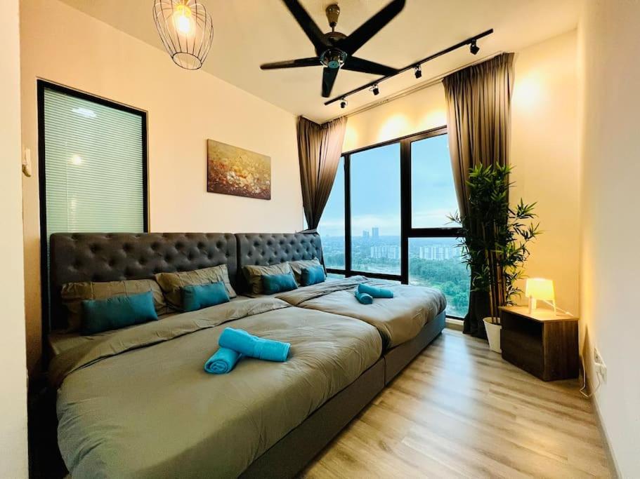 Gathering House Mosaic Midvalley 2BR 1K4Q 7-13px