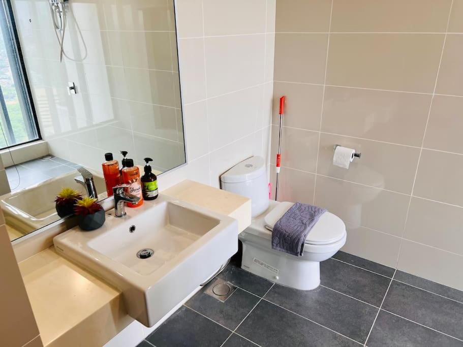 Gathering House Mosaic Midvalley 2BR 1K4Q 7-13px