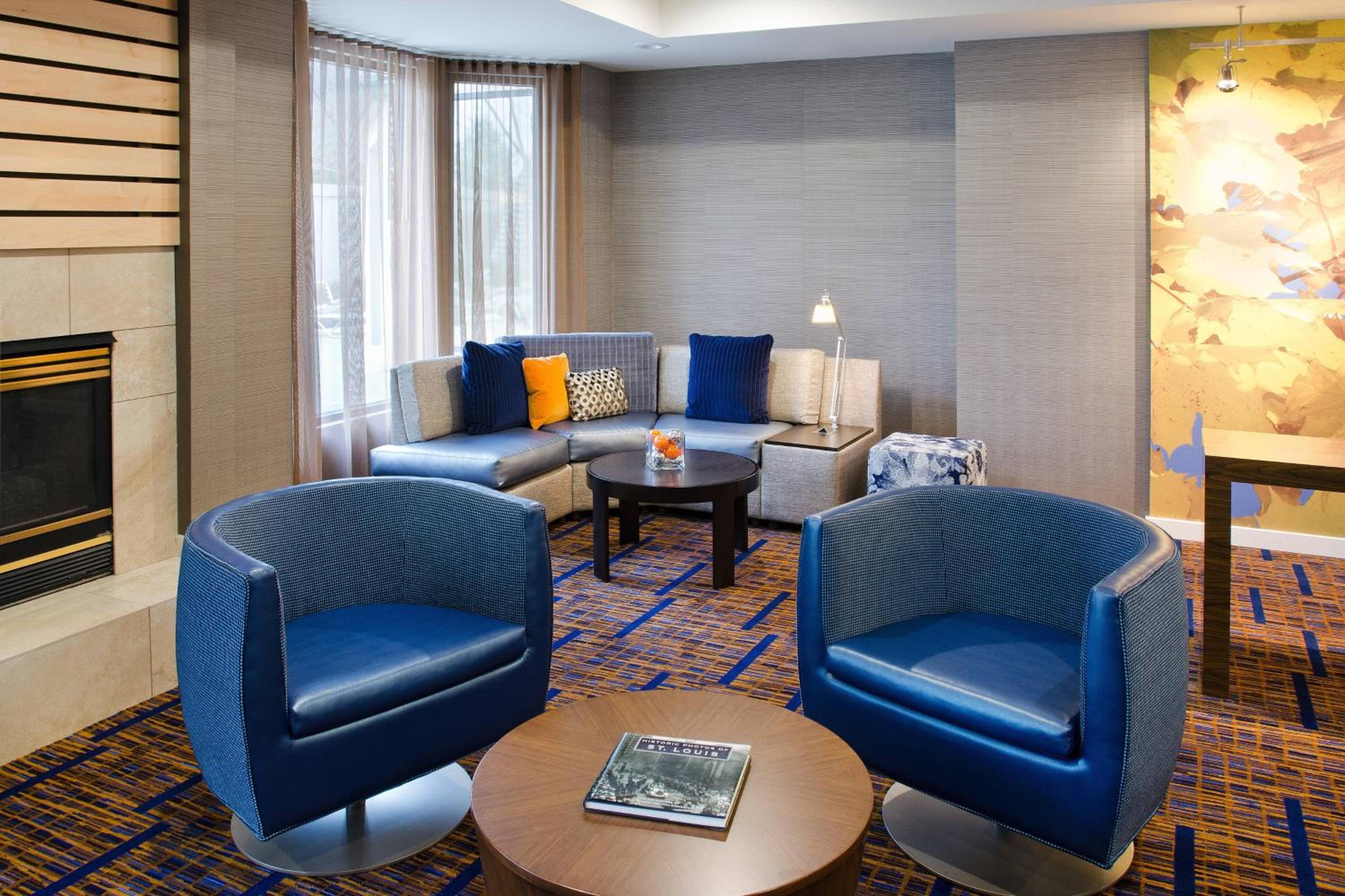 St Louis Vacations - Courtyard St. Louis Airport/Earth City - Property Image 2