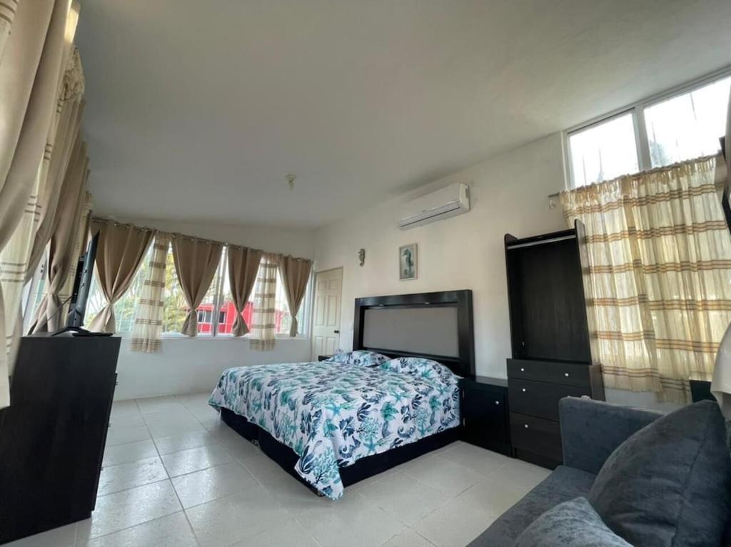 Casa Margarita 3BR Private Home with Balcony view 4