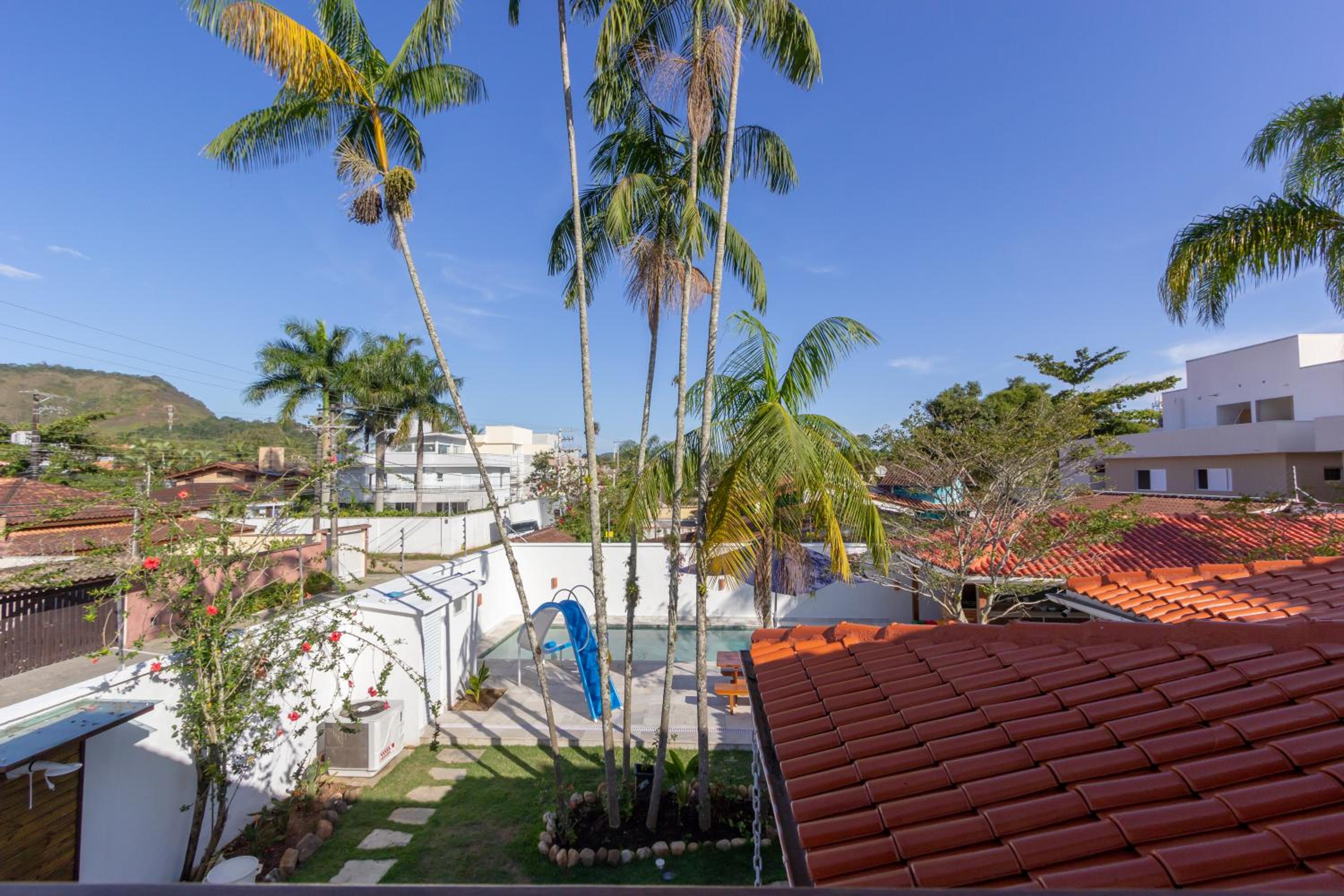 Chez Marguera em Juquehy - Luxo com muito espaço, conforto e lazer - incluso roupas de cama e banho, diarista, serviço praia, piscina aquecida, maquina gel