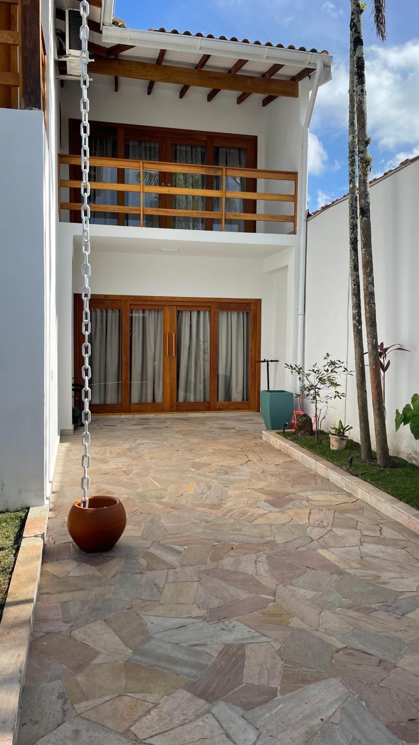 Chez Marguera em Juquehy - Luxo com muito espaço, conforto e lazer - incluso roupas de cama e banho, diarista, serviço praia, piscina aquecida, maquina gel