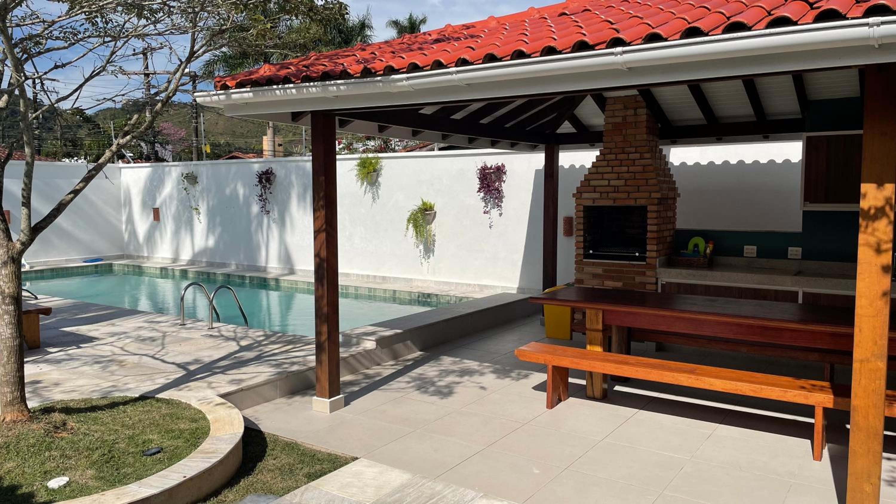 Chez Marguera em Juquehy - Luxo com muito espaço, conforto e lazer - incluso roupas de cama e banho, diarista, serviço praia, piscina aquecida, maquina gel