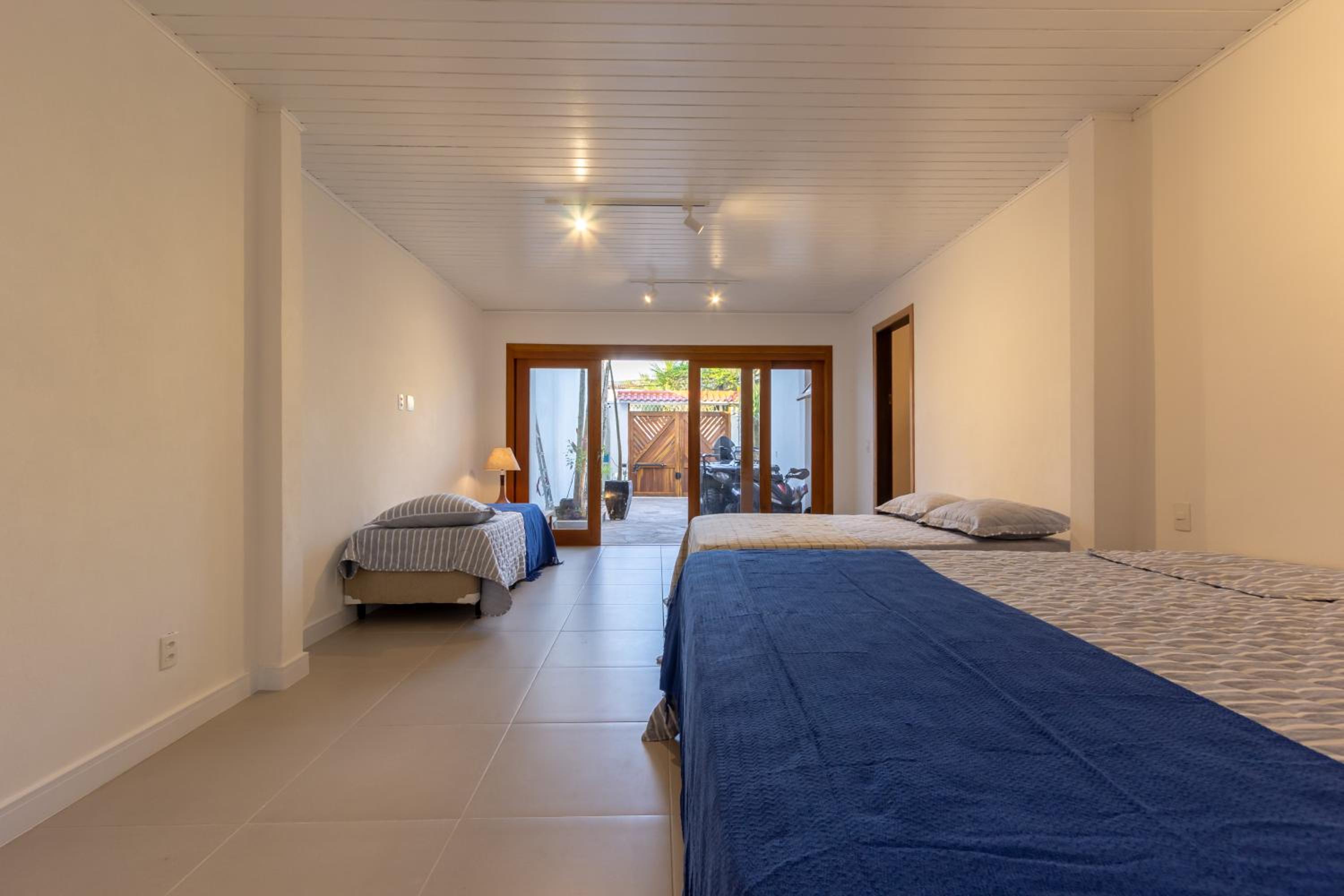 Chez Marguera em Juquehy - Luxo com muito espaço, conforto e lazer - incluso roupas de cama e banho, diarista, serviço praia, piscina aquecida, maquina gel
