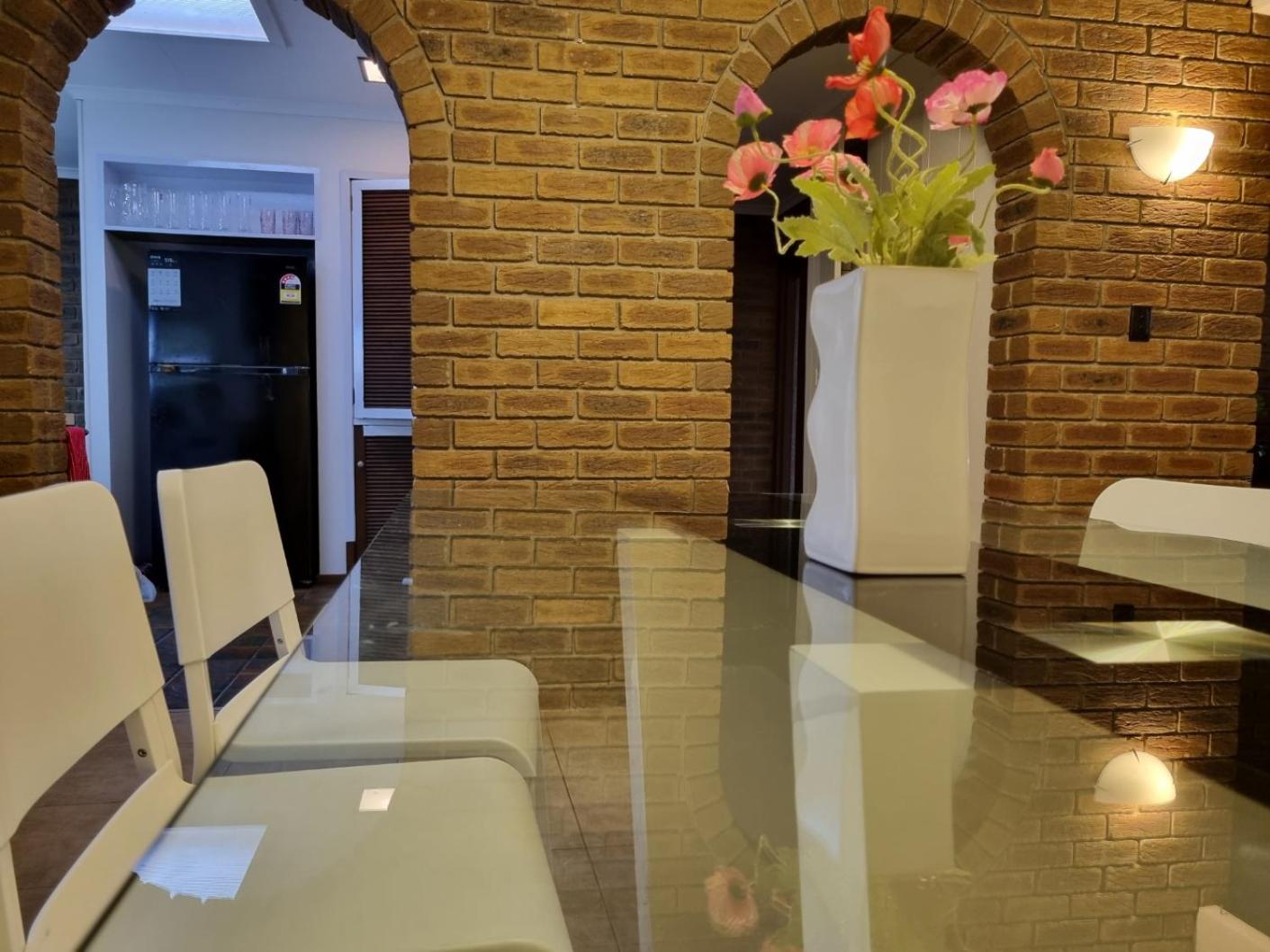 Warm Cosy Paynesville Get-Away