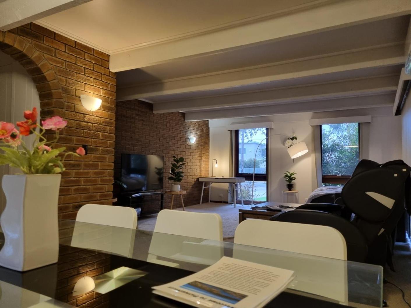 Warm Cosy Paynesville Get-Away