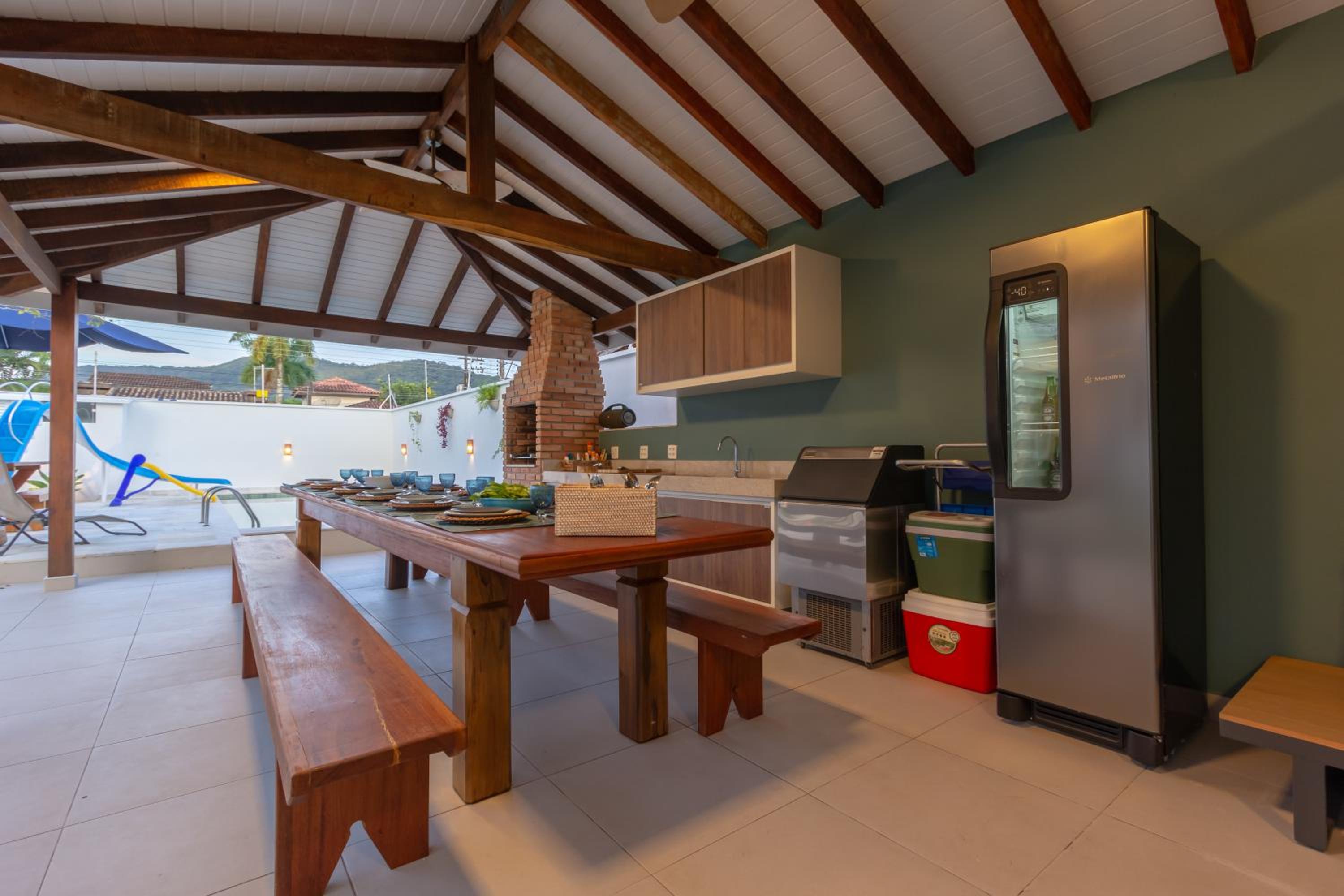 Chez Marguera em Juquehy - Luxo com muito espaço, conforto e lazer - incluso roupas de cama e banho, diarista, serviço praia, piscina aquecida, maquina gel