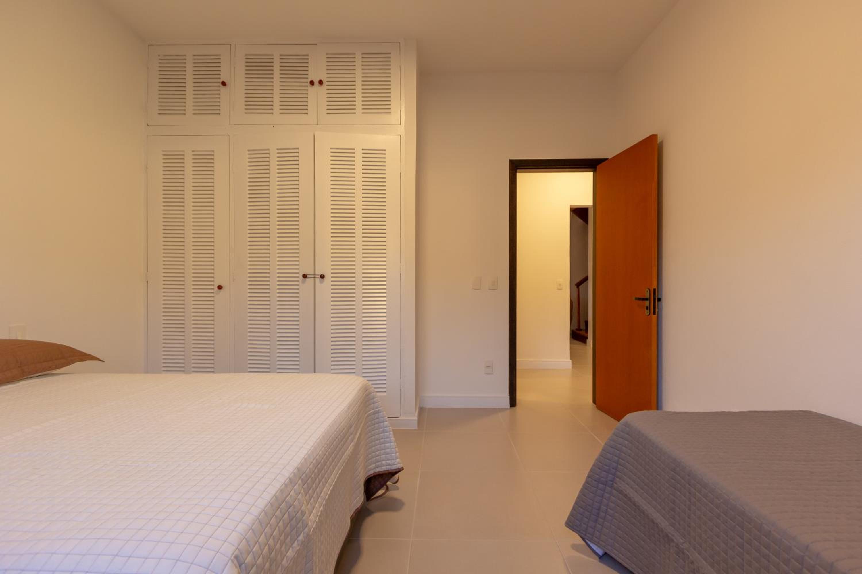 Chez Marguera em Juquehy - Luxo com muito espaço, conforto e lazer - incluso roupas de cama e banho, diarista, serviço praia, piscina aquecida, maquina gel