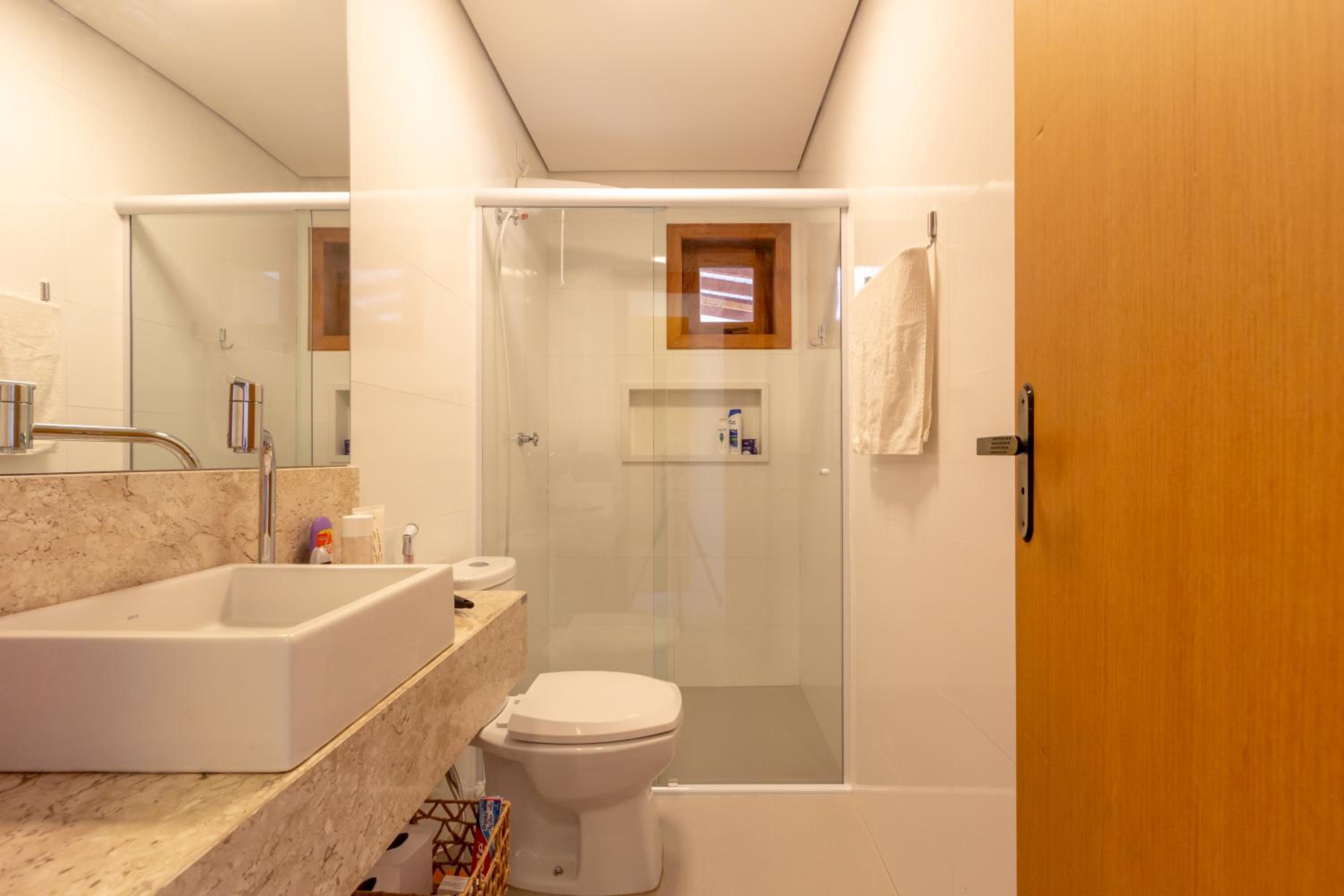 Chez Marguera em Juquehy - Luxo com muito espaço, conforto e lazer - incluso roupas de cama e banho, diarista, serviço praia, piscina aquecida, maquina gel