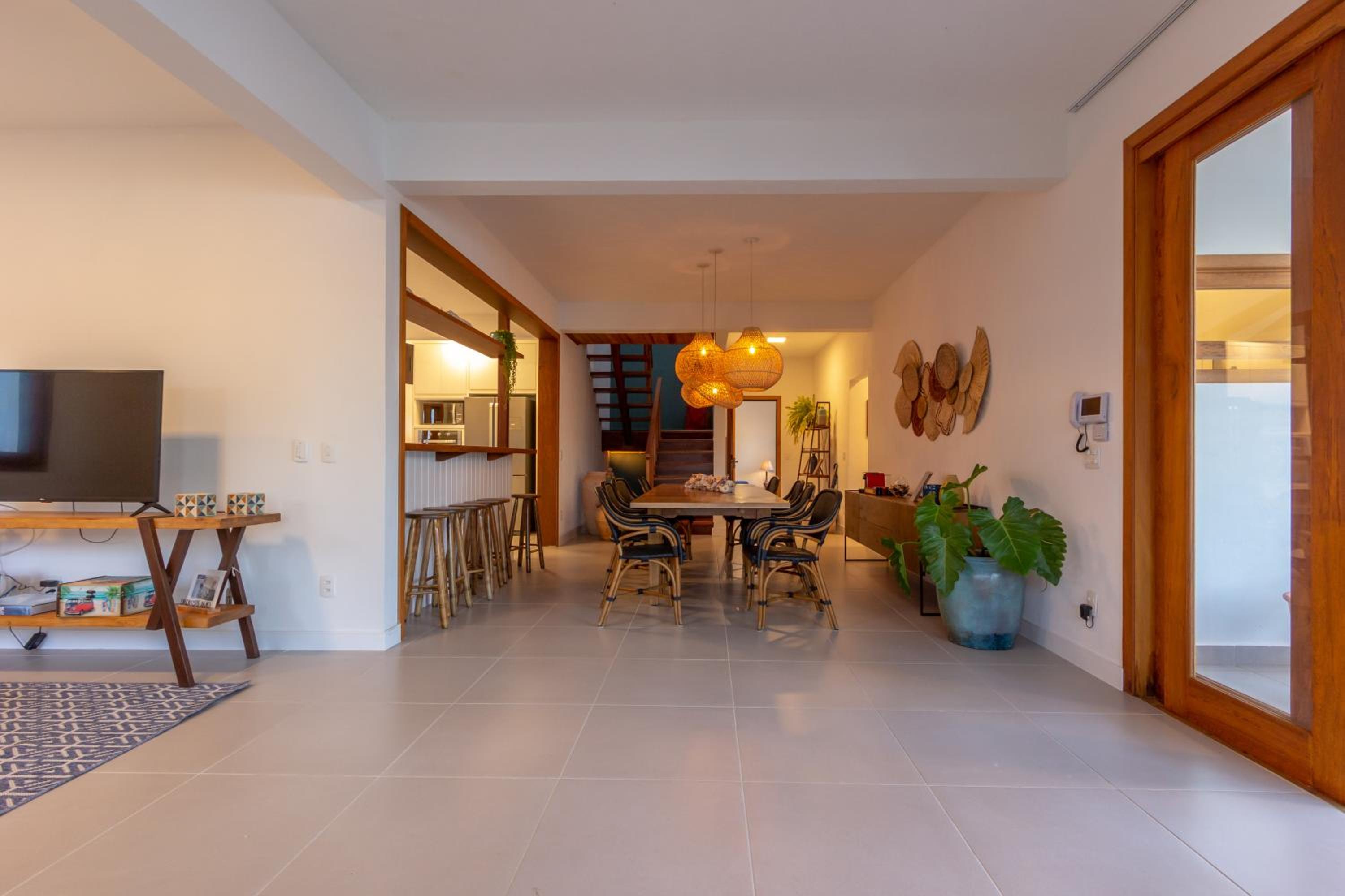 Chez Marguera em Juquehy - Luxo com muito espaço, conforto e lazer - incluso roupas de cama e banho, diarista, serviço praia, piscina aquecida, maquina gel