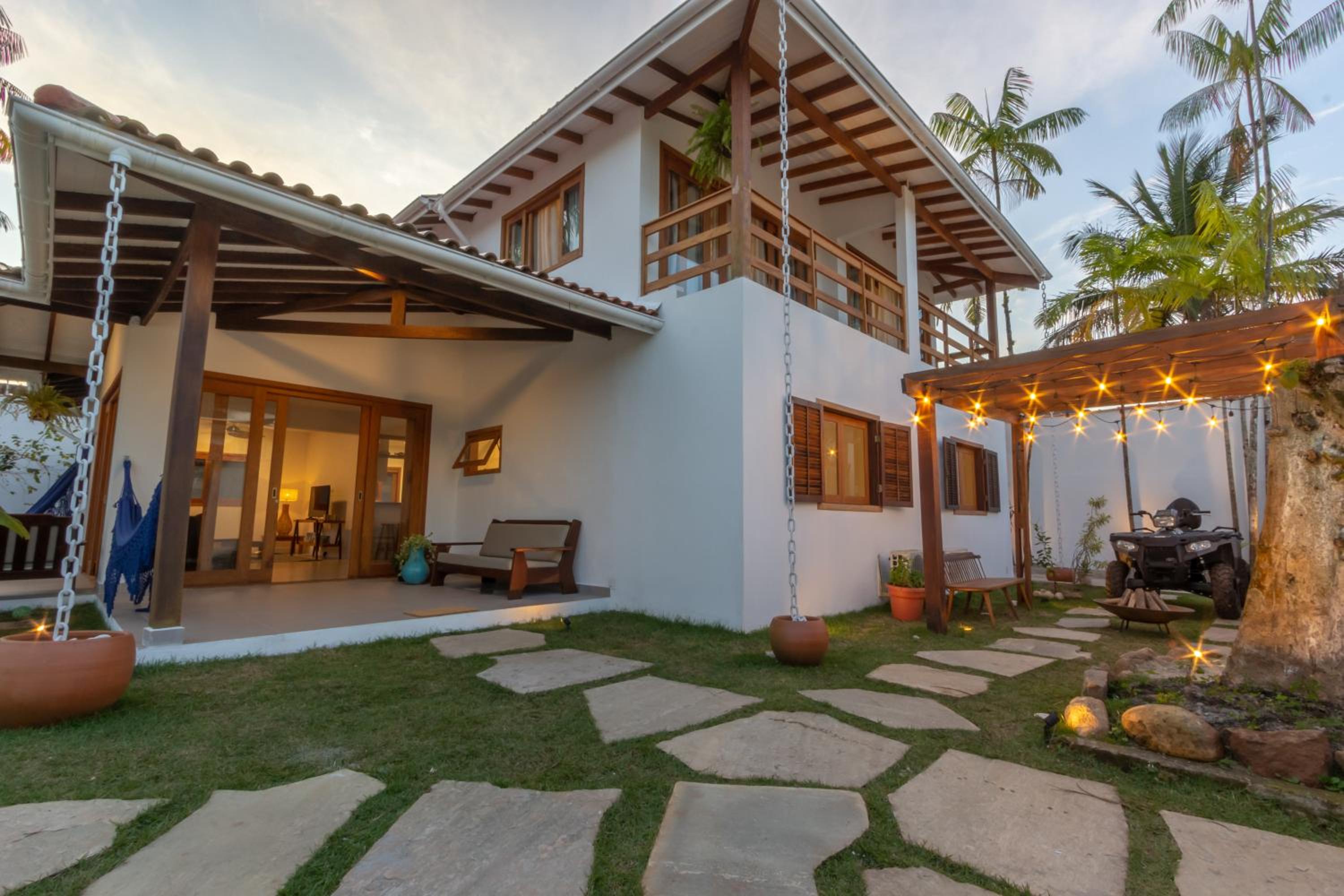 Chez Marguera em Juquehy - Luxo com muito espaço, conforto e lazer - incluso roupas de cama e banho, diarista, serviço praia, piscina aquecida, maquina gel
