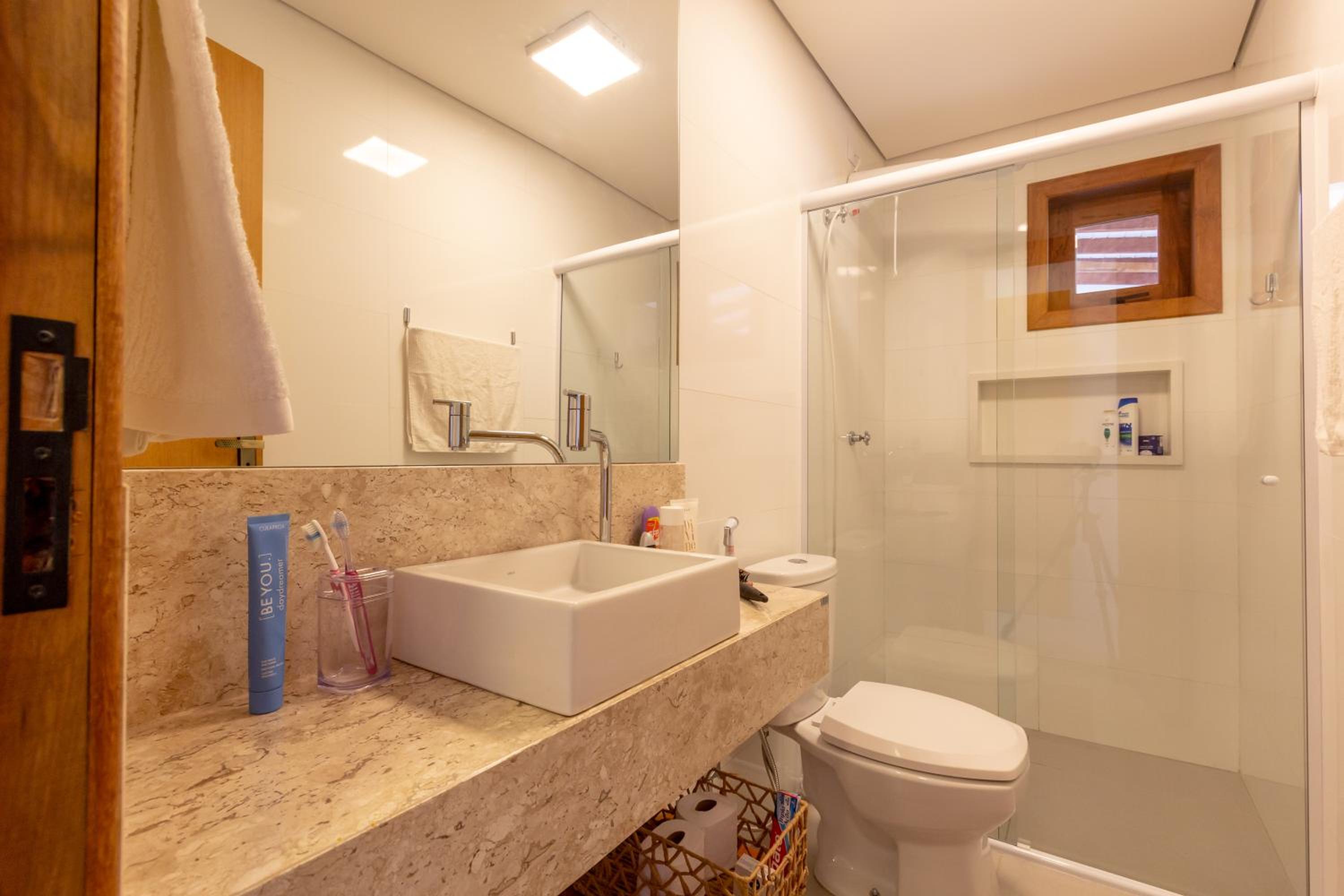 Chez Marguera em Juquehy - Luxo com muito espaço, conforto e lazer - incluso roupas de cama e banho, diarista, serviço praia, piscina aquecida, maquina gel